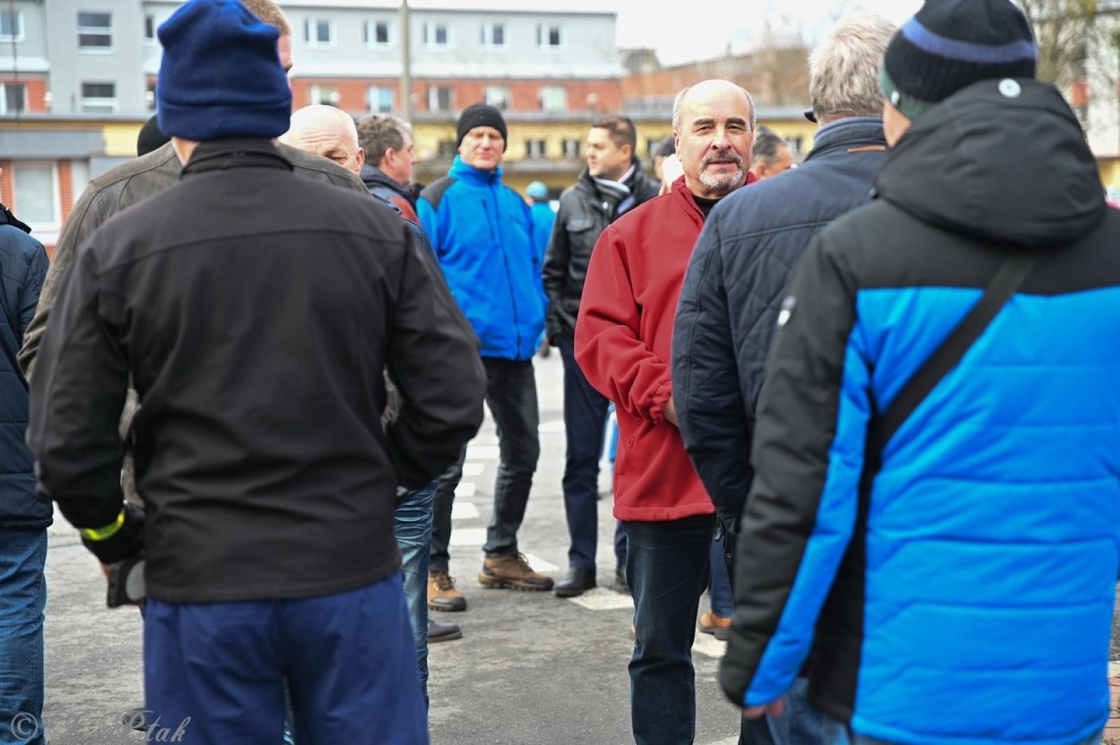 Zdjęcie w galerii na portalu naszraciborz.pl: Koniec Rafako. Tak ostatni pracownicy żegnają się ze spółką [WIDEO] wiadomości z regionu