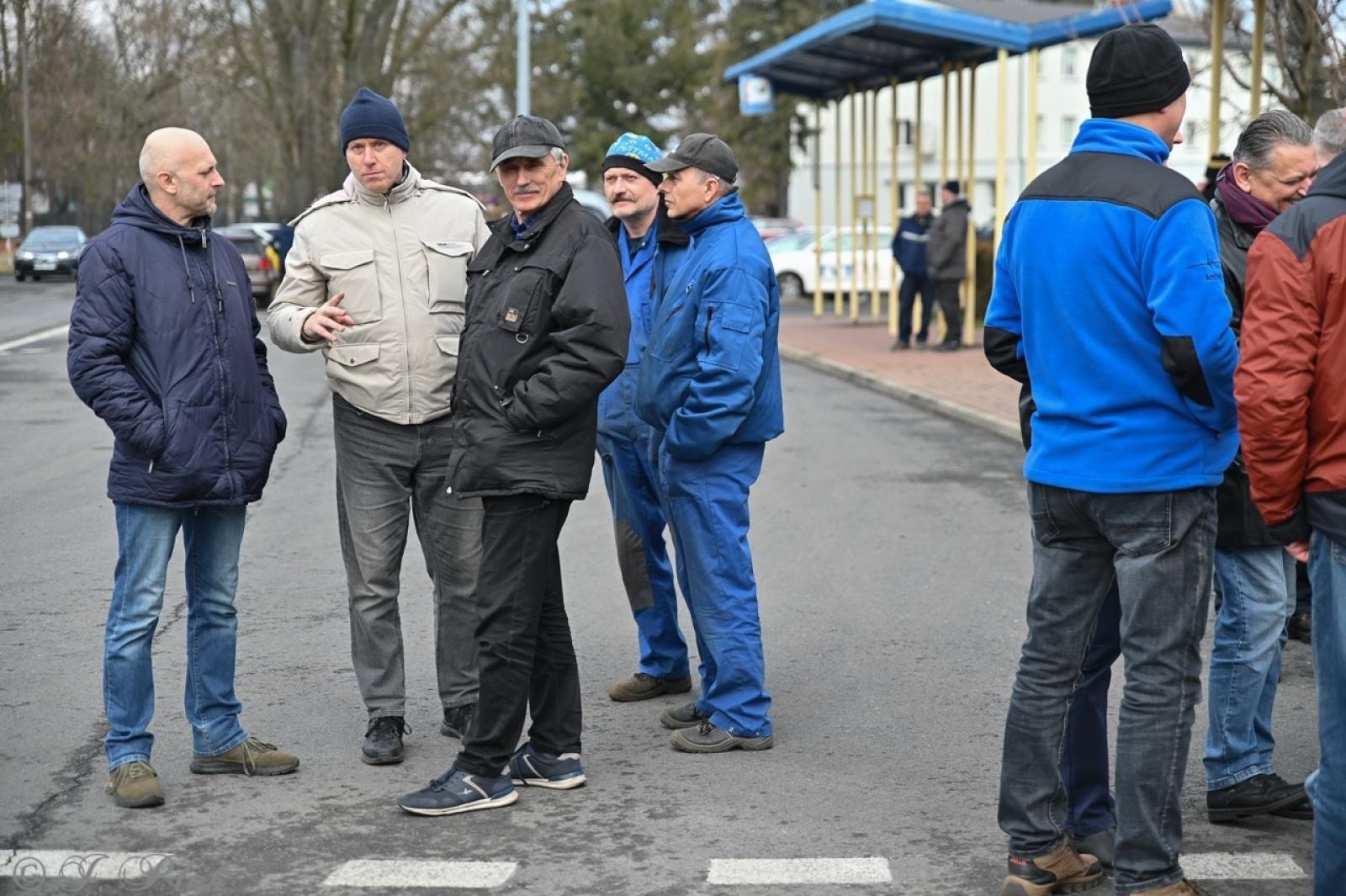 Zdjęcie w galerii na portalu naszraciborz.pl: Koniec Rafako. Tak ostatni pracownicy żegnają się ze spółką [WIDEO] wiadomości z regionu