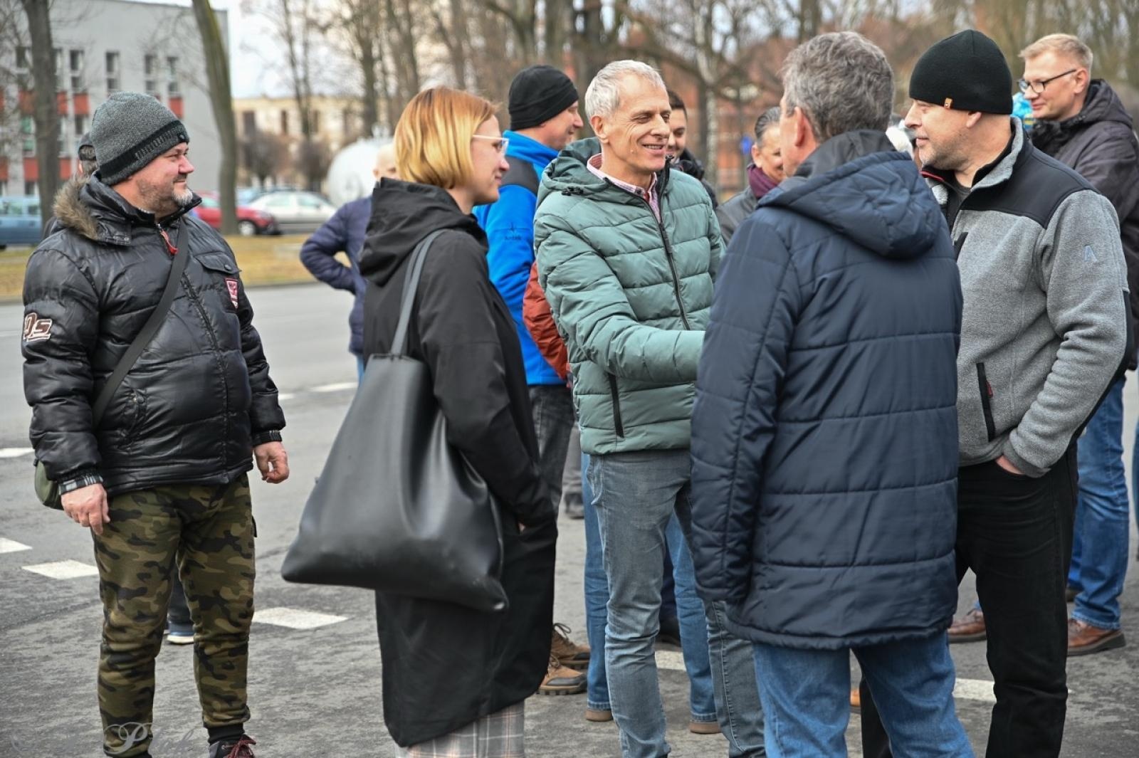 Zdjęcie w galerii na portalu naszraciborz.pl: Koniec Rafako. Tak ostatni pracownicy żegnają się ze spółką [WIDEO] wiadomości z regionu