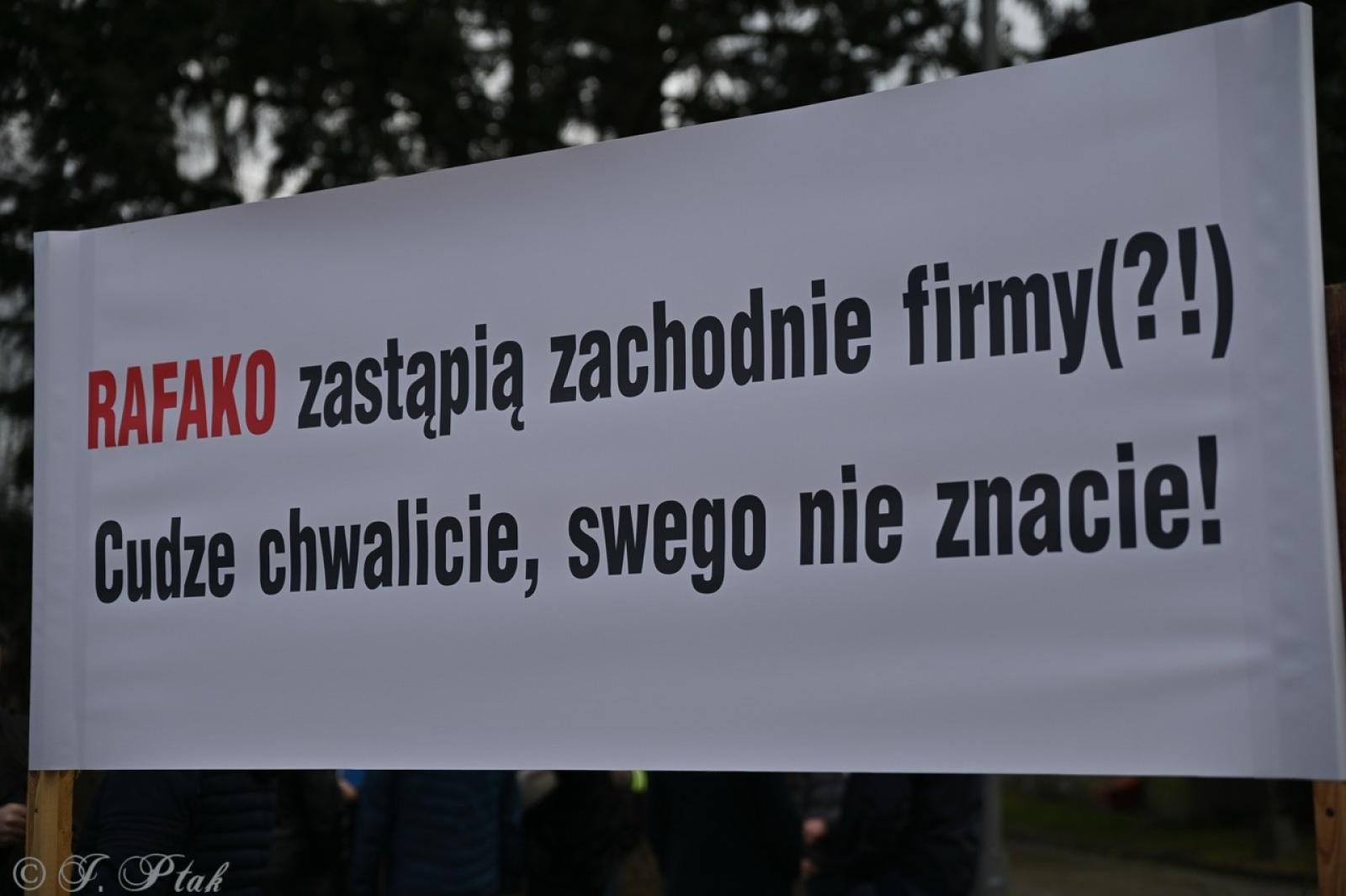 Zdjęcie w galerii na portalu naszraciborz.pl: Koniec Rafako. Tak ostatni pracownicy żegnają się ze spółką [WIDEO] wiadomości z regionu