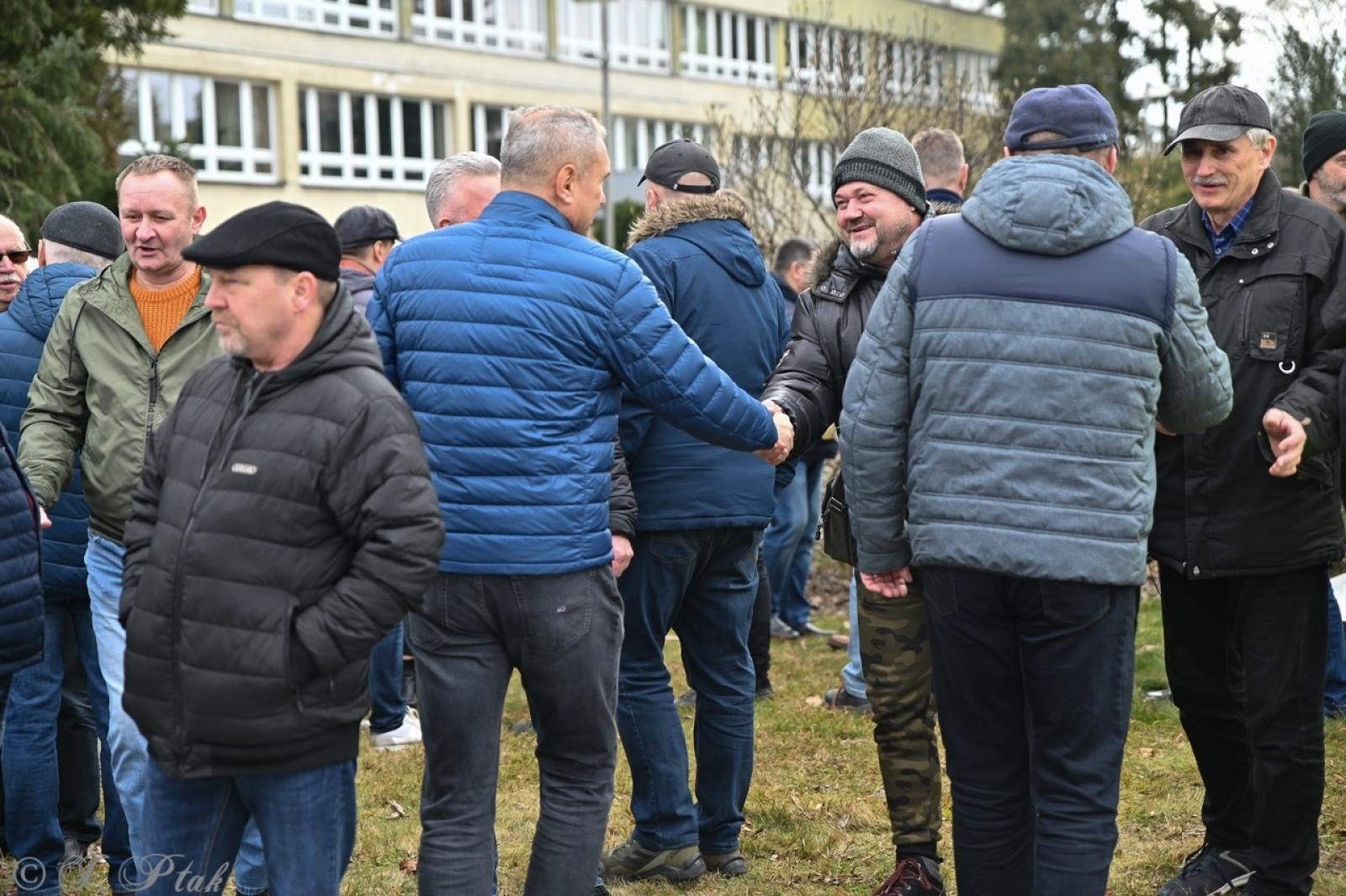 Zdjęcie w galerii na portalu naszraciborz.pl: Koniec Rafako. Tak ostatni pracownicy żegnają się ze spółką [WIDEO] wiadomości z regionu