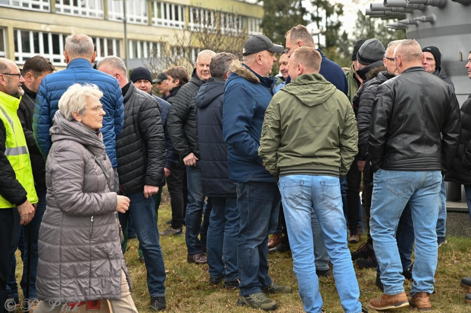Zdjęcie w galerii na portalu naszraciborz.pl: Koniec Rafako. Tak ostatni pracownicy żegnają się ze spółką [WIDEO] wiadomości z regionu