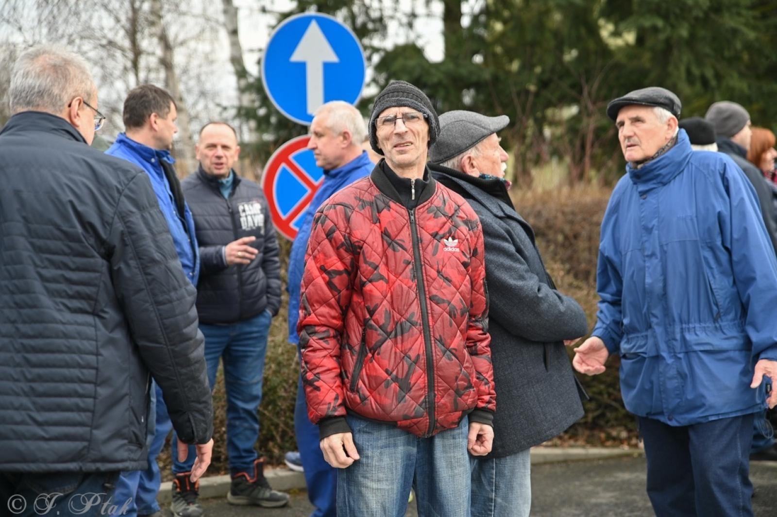 Zdjęcie w galerii na portalu naszraciborz.pl: Koniec Rafako. Tak ostatni pracownicy żegnają się ze spółką [WIDEO] wiadomości z regionu