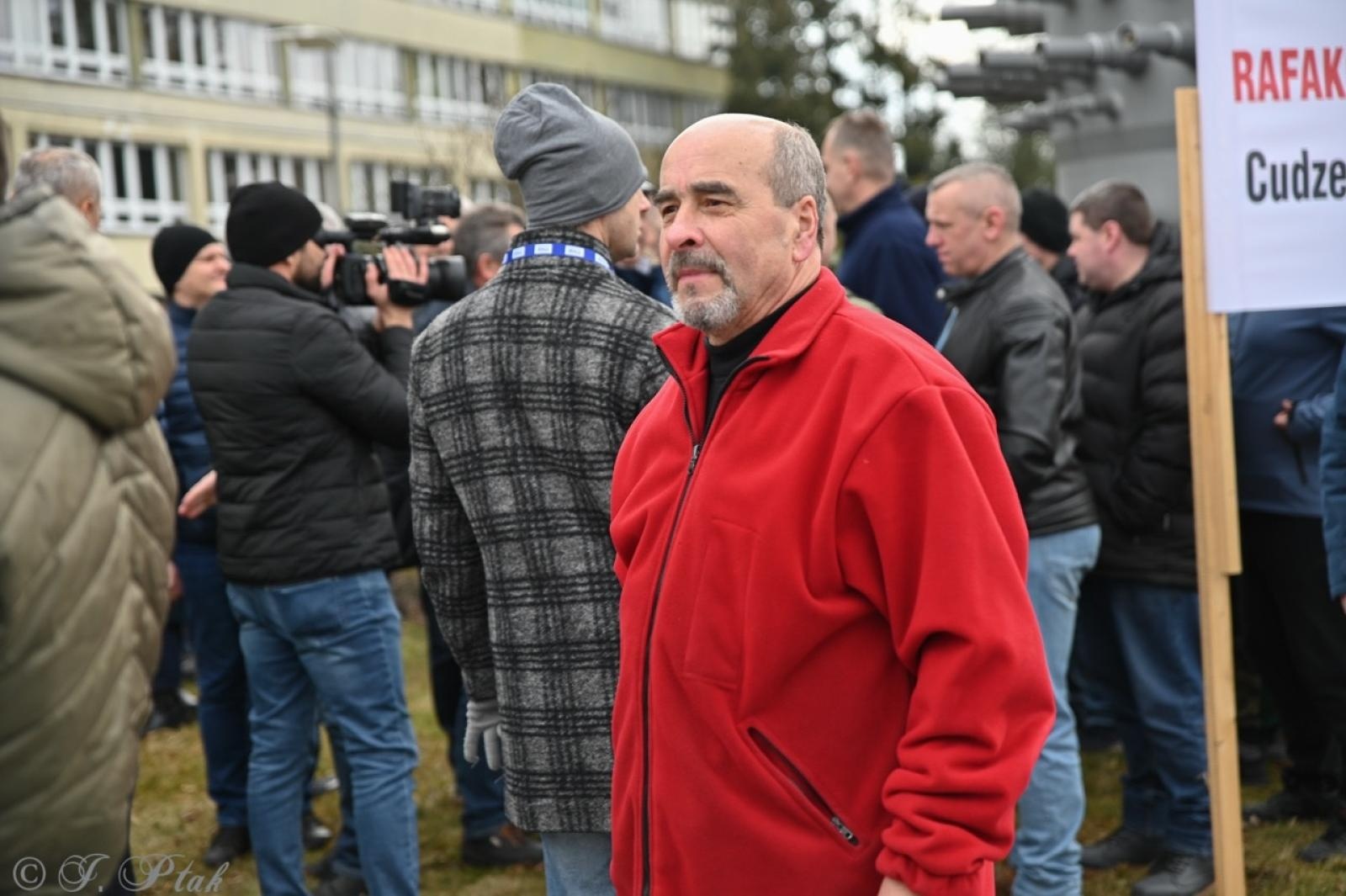 Zdjęcie w galerii na portalu naszraciborz.pl: Koniec Rafako. Tak ostatni pracownicy żegnają się ze spółką [WIDEO] wiadomości z regionu