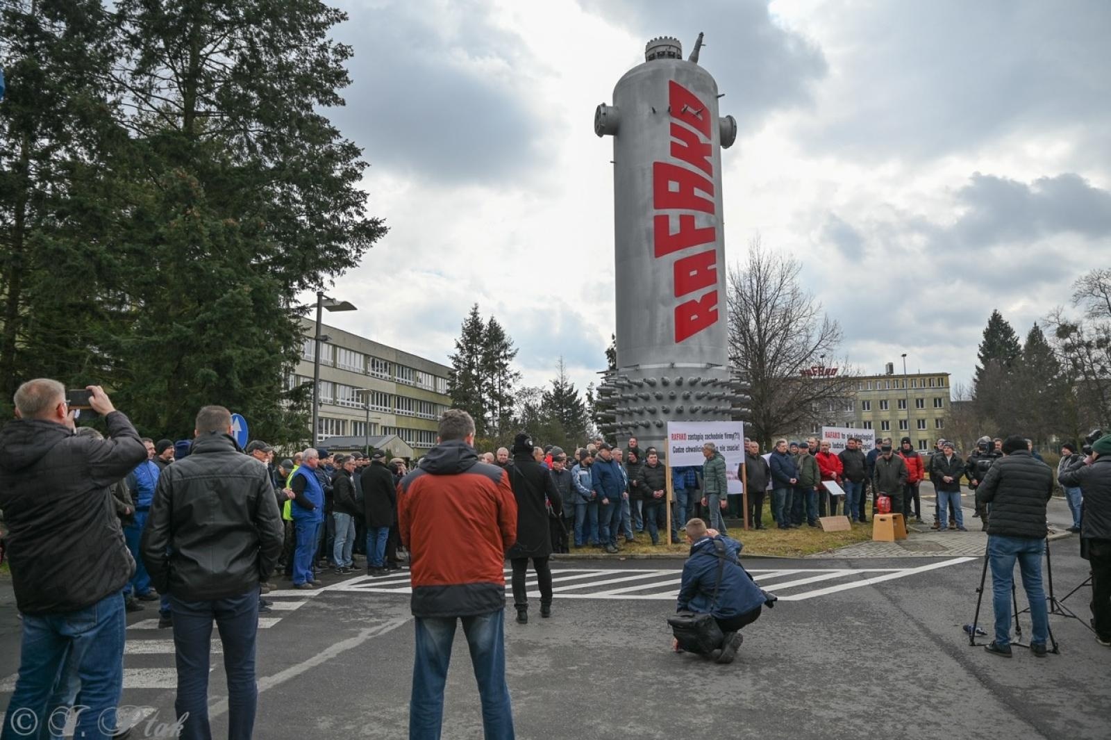 Zdjęcie w galerii na portalu naszraciborz.pl: Koniec Rafako. Tak ostatni pracownicy żegnają się ze spółką [WIDEO] wiadomości z regionu