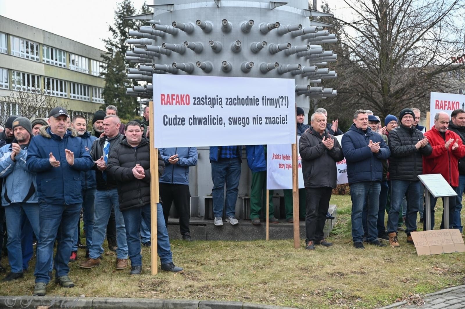 Zdjęcie w galerii na portalu naszraciborz.pl: Koniec Rafako. Tak ostatni pracownicy żegnają się ze spółką [WIDEO] wiadomości z regionu