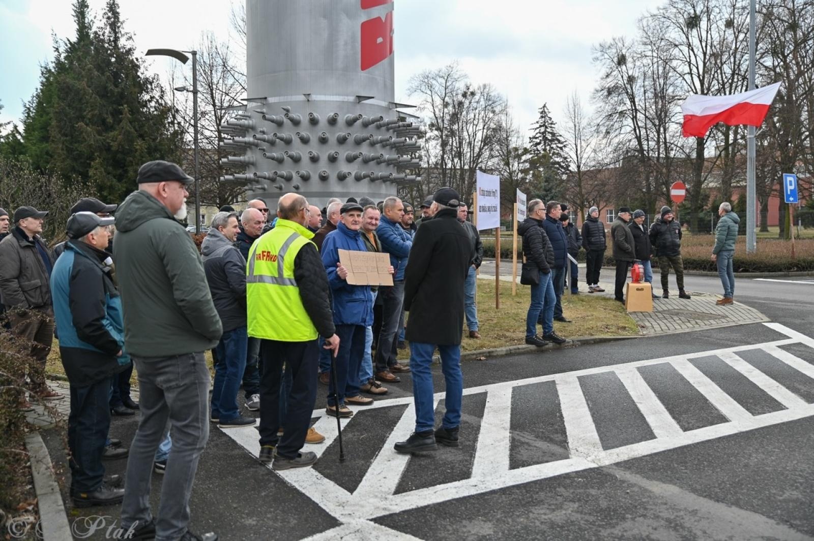 Zdjęcie w galerii na portalu naszraciborz.pl: Koniec Rafako. Tak ostatni pracownicy żegnają się ze spółką [WIDEO] wiadomości z regionu