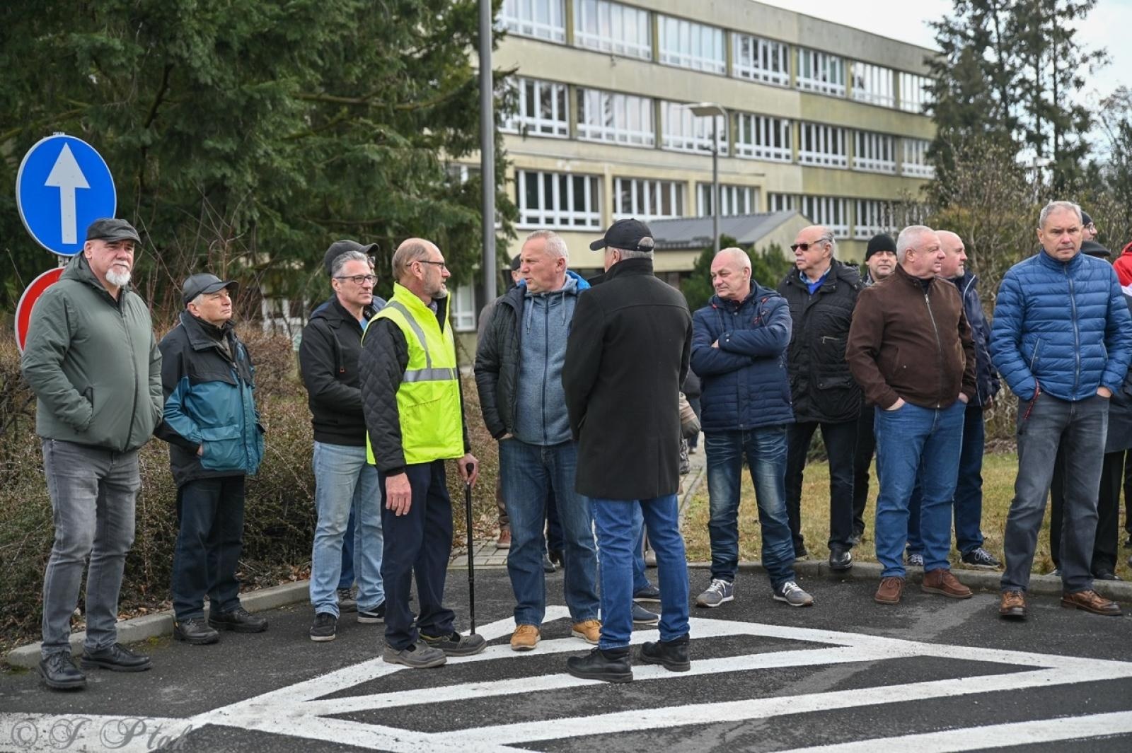 Zdjęcie w galerii na portalu naszraciborz.pl: Koniec Rafako. Tak ostatni pracownicy żegnają się ze spółką [WIDEO] wiadomości z regionu