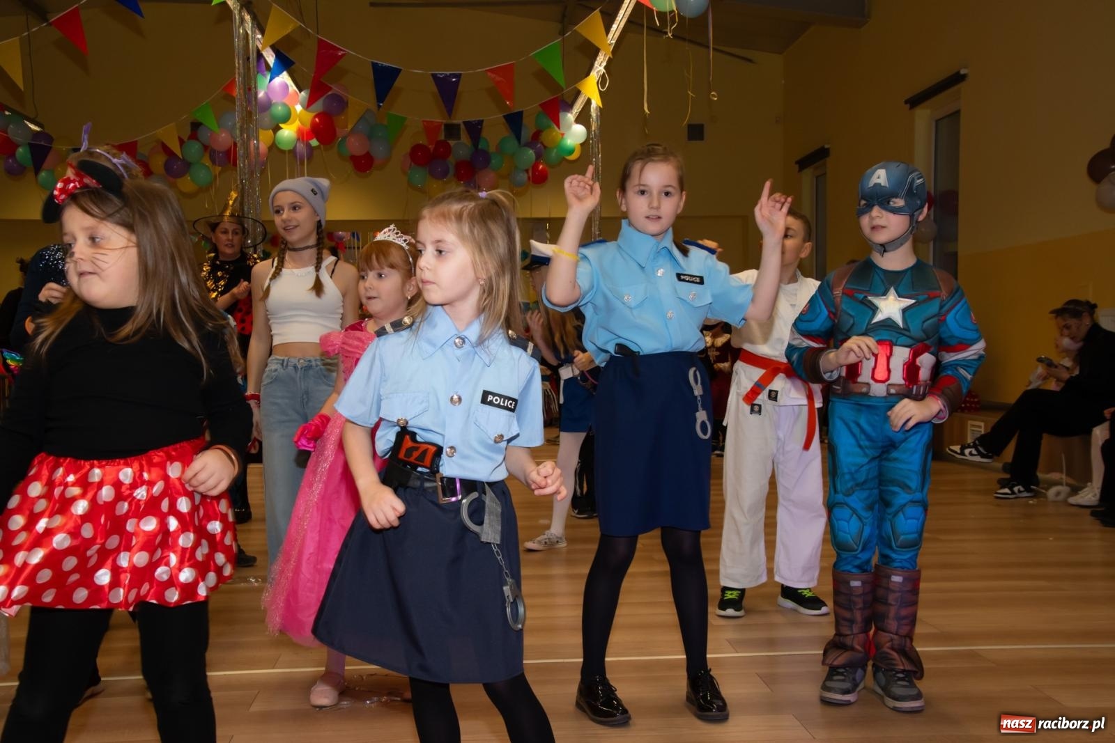 Zdjęcie w galerii na portalu naszraciborz.pl: Wielki dziecięcy bal karnawałowy w Pietrowicach Wielkich [FOTO i WIDEO] wiadomości z regionu