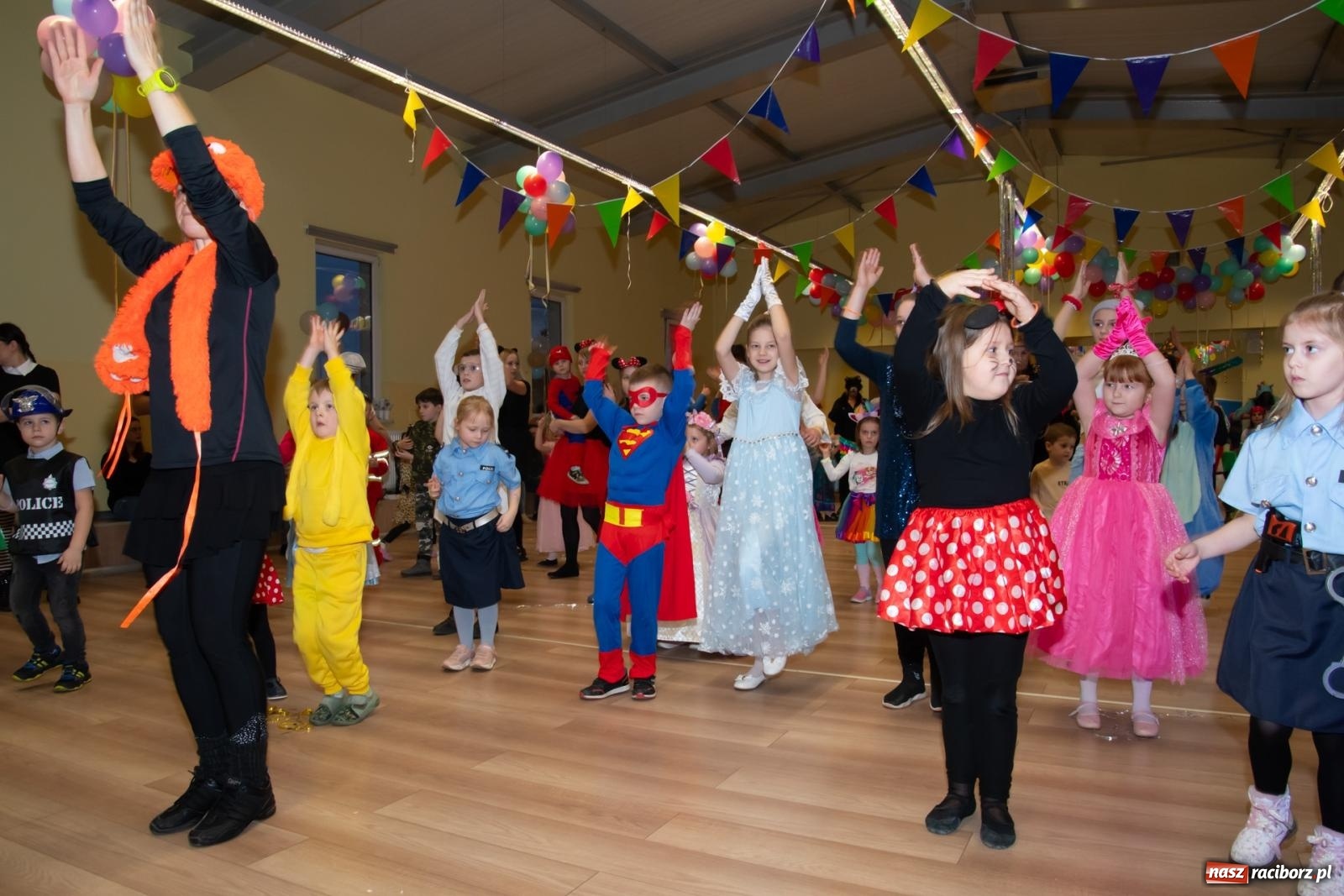 Zdjęcie w galerii na portalu naszraciborz.pl: Wielki dziecięcy bal karnawałowy w Pietrowicach Wielkich [FOTO i WIDEO] wiadomości z regionu