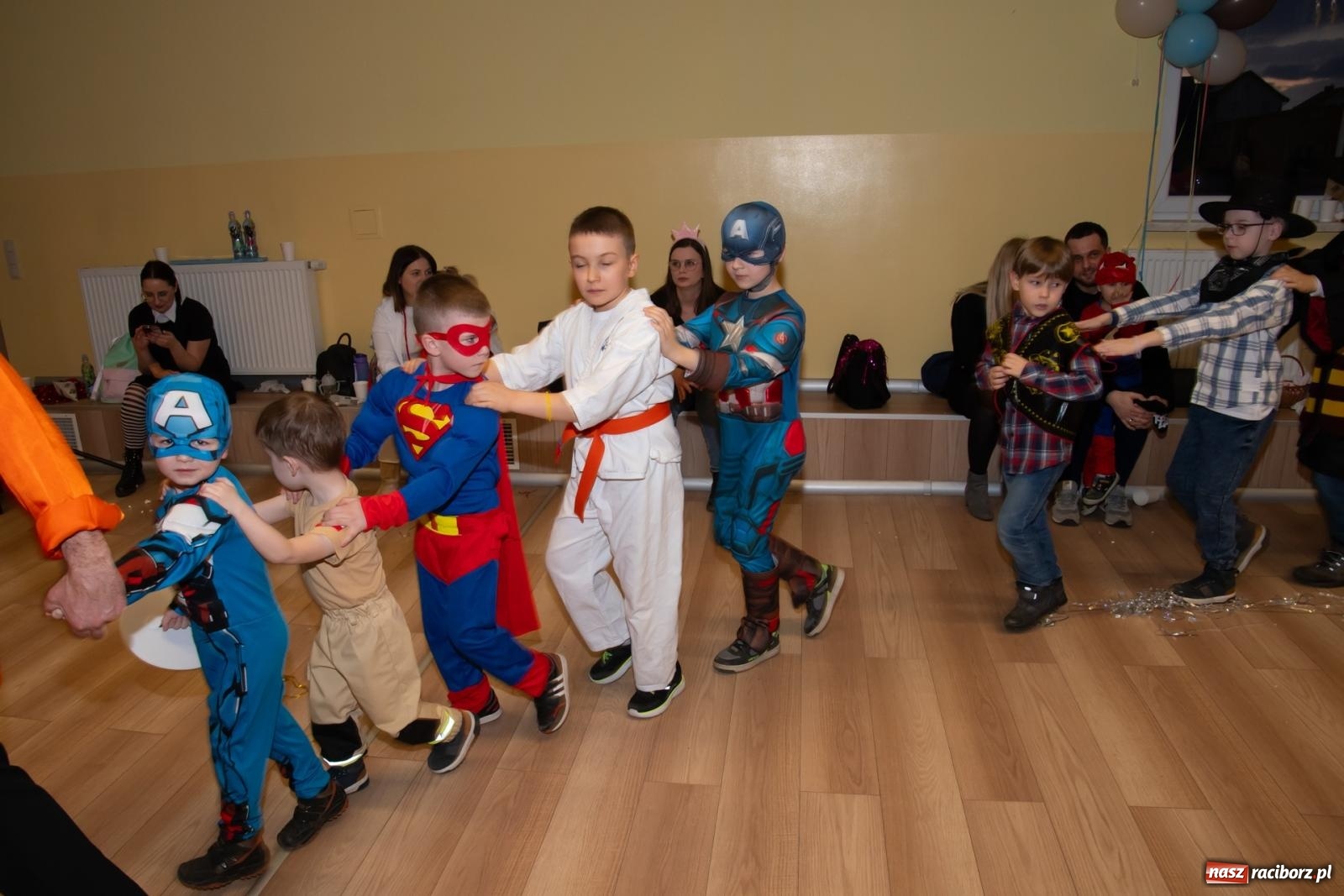 Zdjęcie w galerii na portalu naszraciborz.pl: Wielki dziecięcy bal karnawałowy w Pietrowicach Wielkich [FOTO i WIDEO] wiadomości z regionu