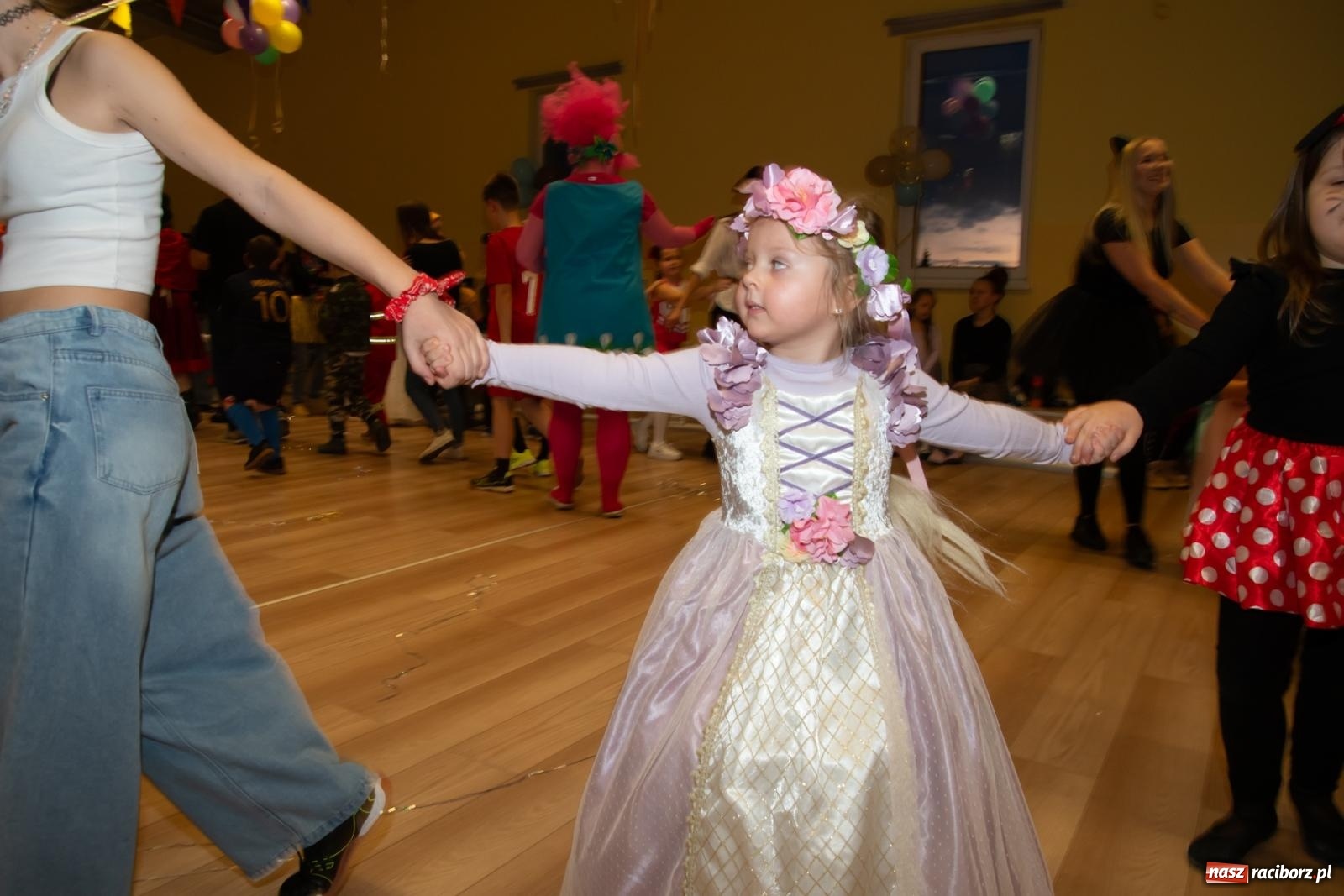 Zdjęcie w galerii na portalu naszraciborz.pl: Wielki dziecięcy bal karnawałowy w Pietrowicach Wielkich [FOTO i WIDEO] wiadomości z regionu