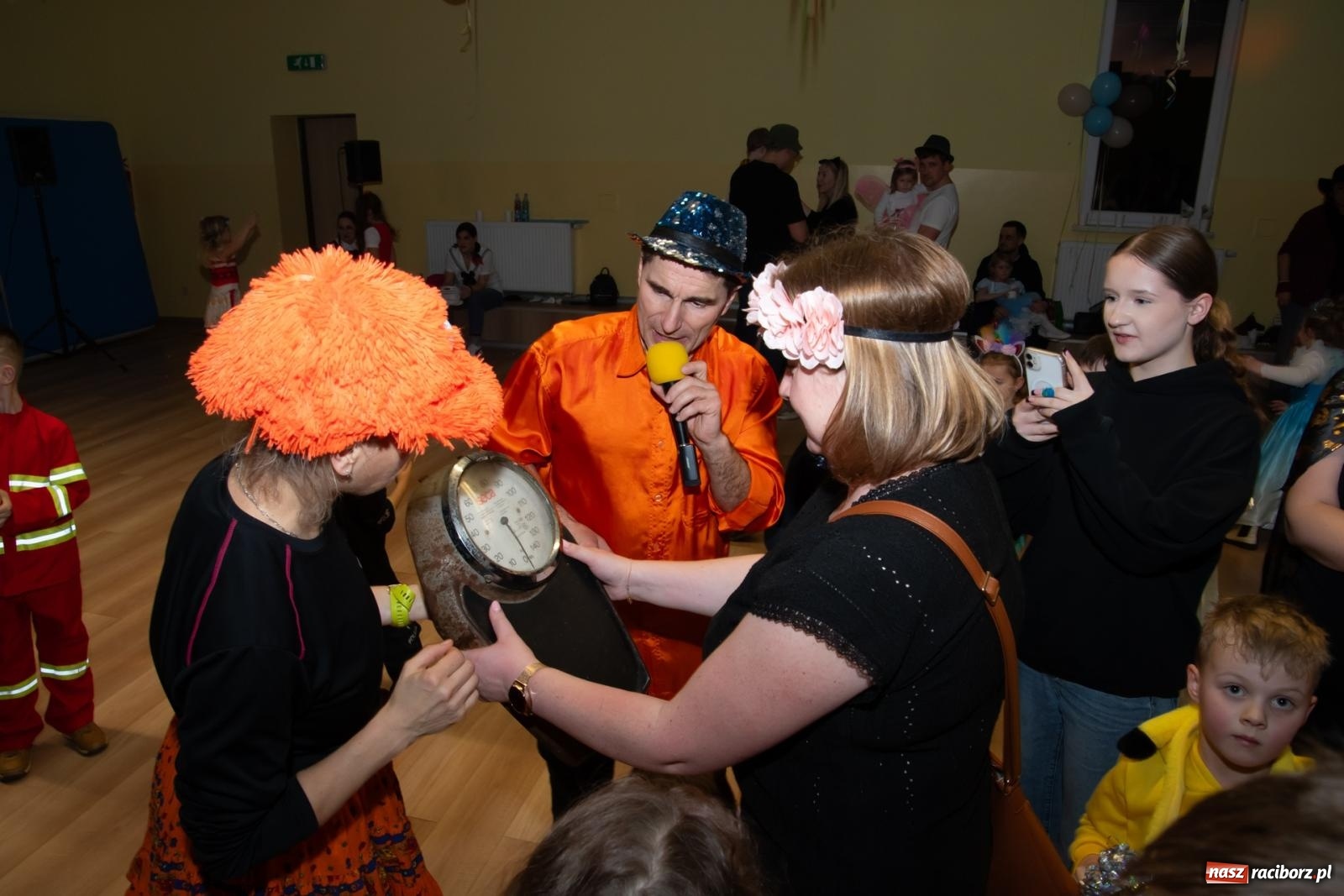 Zdjęcie w galerii na portalu naszraciborz.pl: Wielki dziecięcy bal karnawałowy w Pietrowicach Wielkich [FOTO i WIDEO] wiadomości z regionu