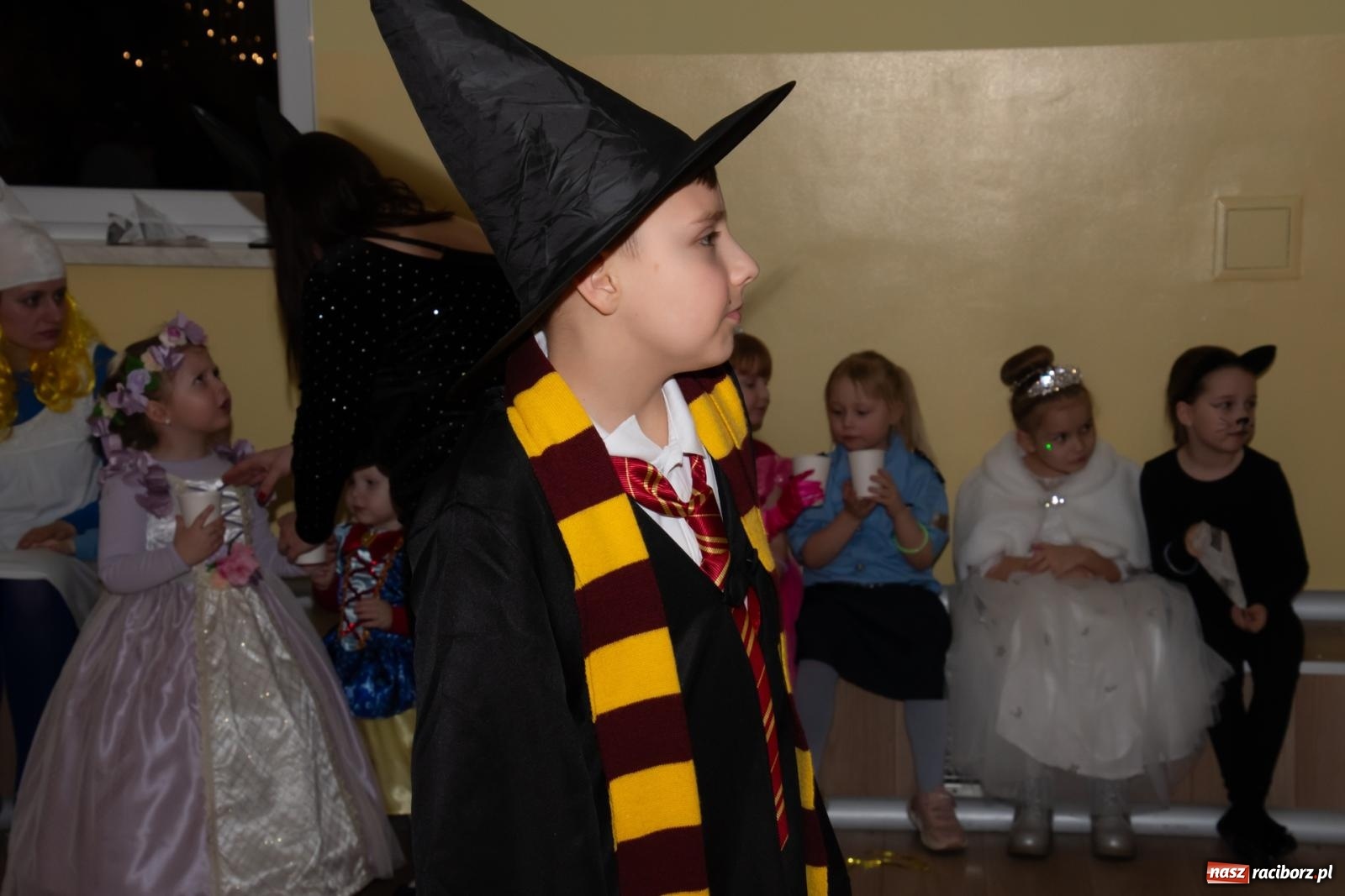 Zdjęcie w galerii na portalu naszraciborz.pl: Wielki dziecięcy bal karnawałowy w Pietrowicach Wielkich [FOTO i WIDEO] wiadomości z regionu