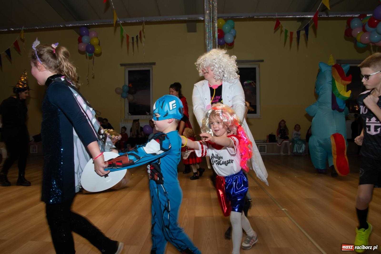 Zdjęcie w galerii na portalu naszraciborz.pl: Wielki dziecięcy bal karnawałowy w Pietrowicach Wielkich [FOTO i WIDEO] wiadomości z regionu