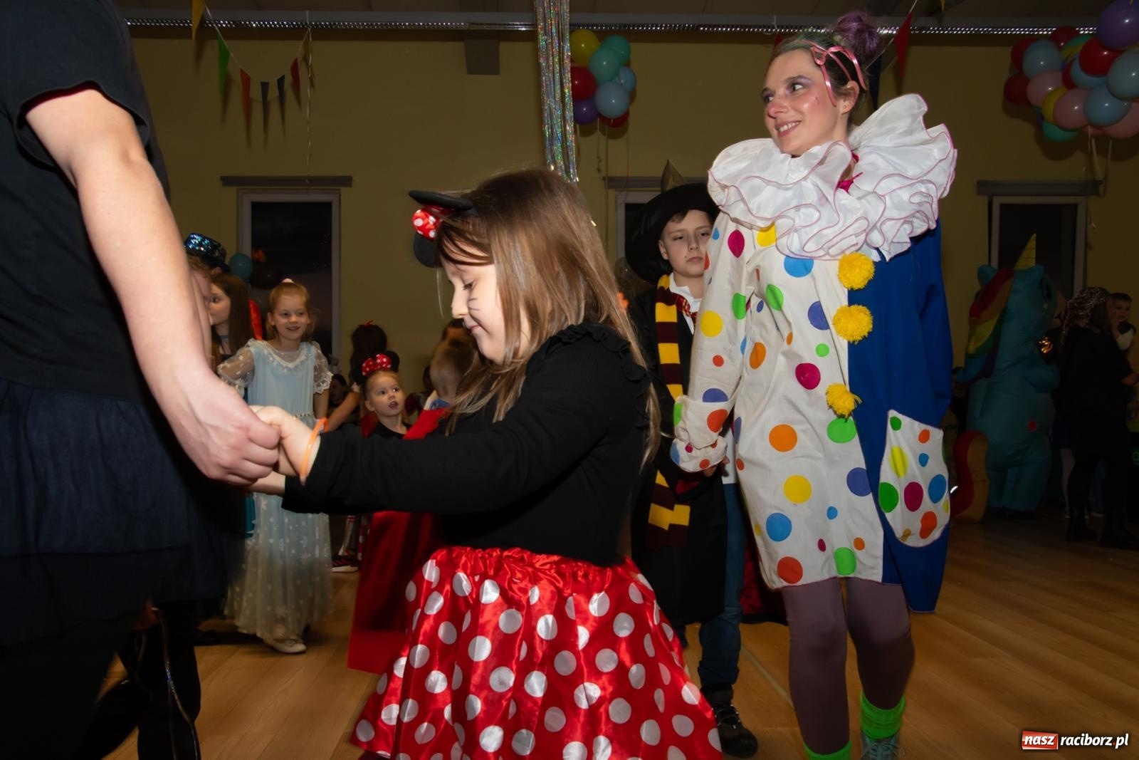 Zdjęcie w galerii na portalu naszraciborz.pl: Wielki dziecięcy bal karnawałowy w Pietrowicach Wielkich [FOTO i WIDEO] wiadomości z regionu