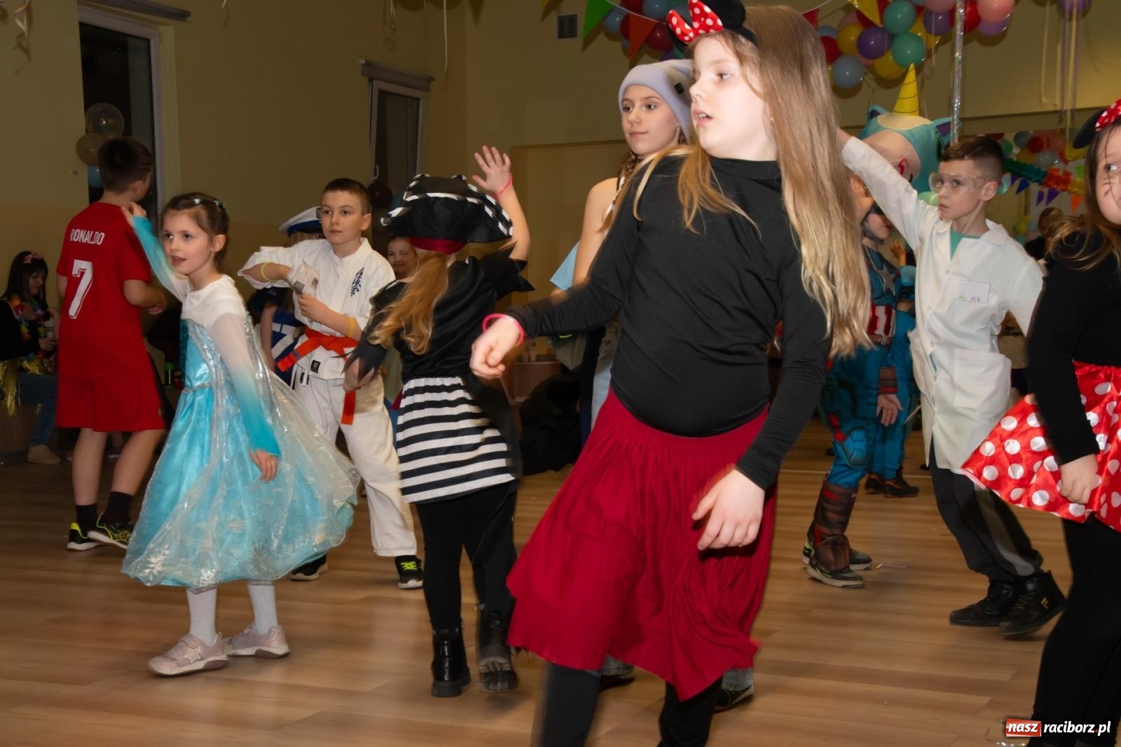 Zdjęcie w galerii na portalu naszraciborz.pl: Wielki dziecięcy bal karnawałowy w Pietrowicach Wielkich [FOTO i WIDEO] wiadomości z regionu