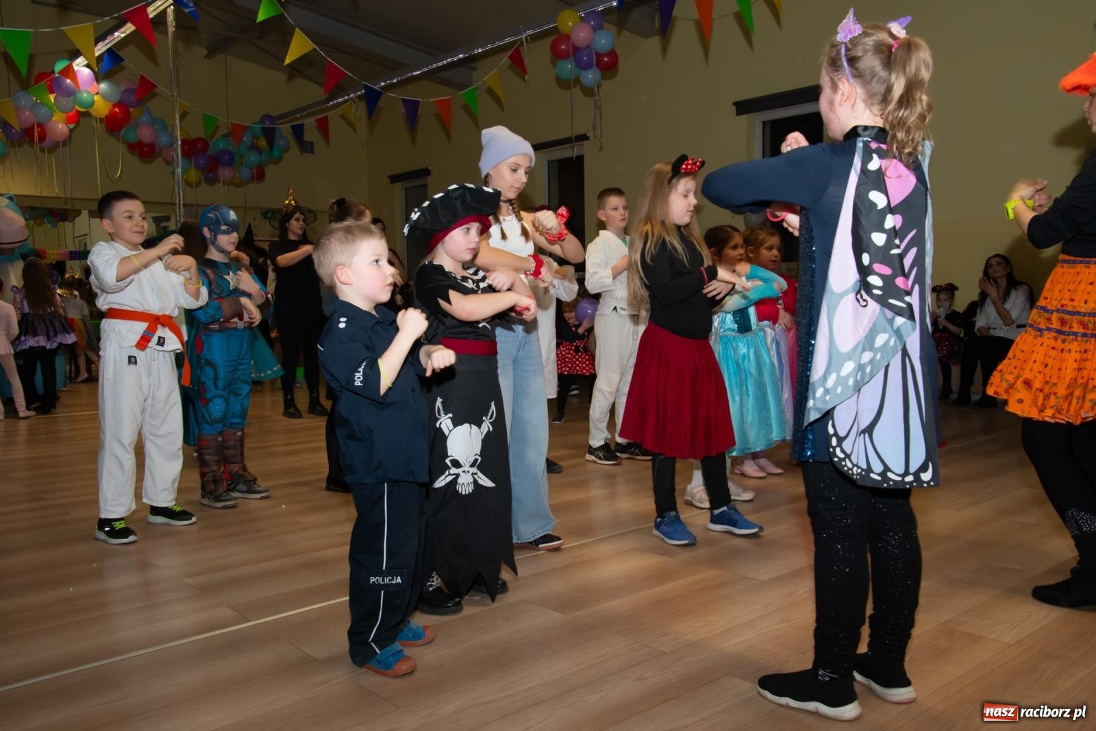 Zdjęcie w galerii na portalu naszraciborz.pl: Wielki dziecięcy bal karnawałowy w Pietrowicach Wielkich [FOTO i WIDEO] wiadomości z regionu