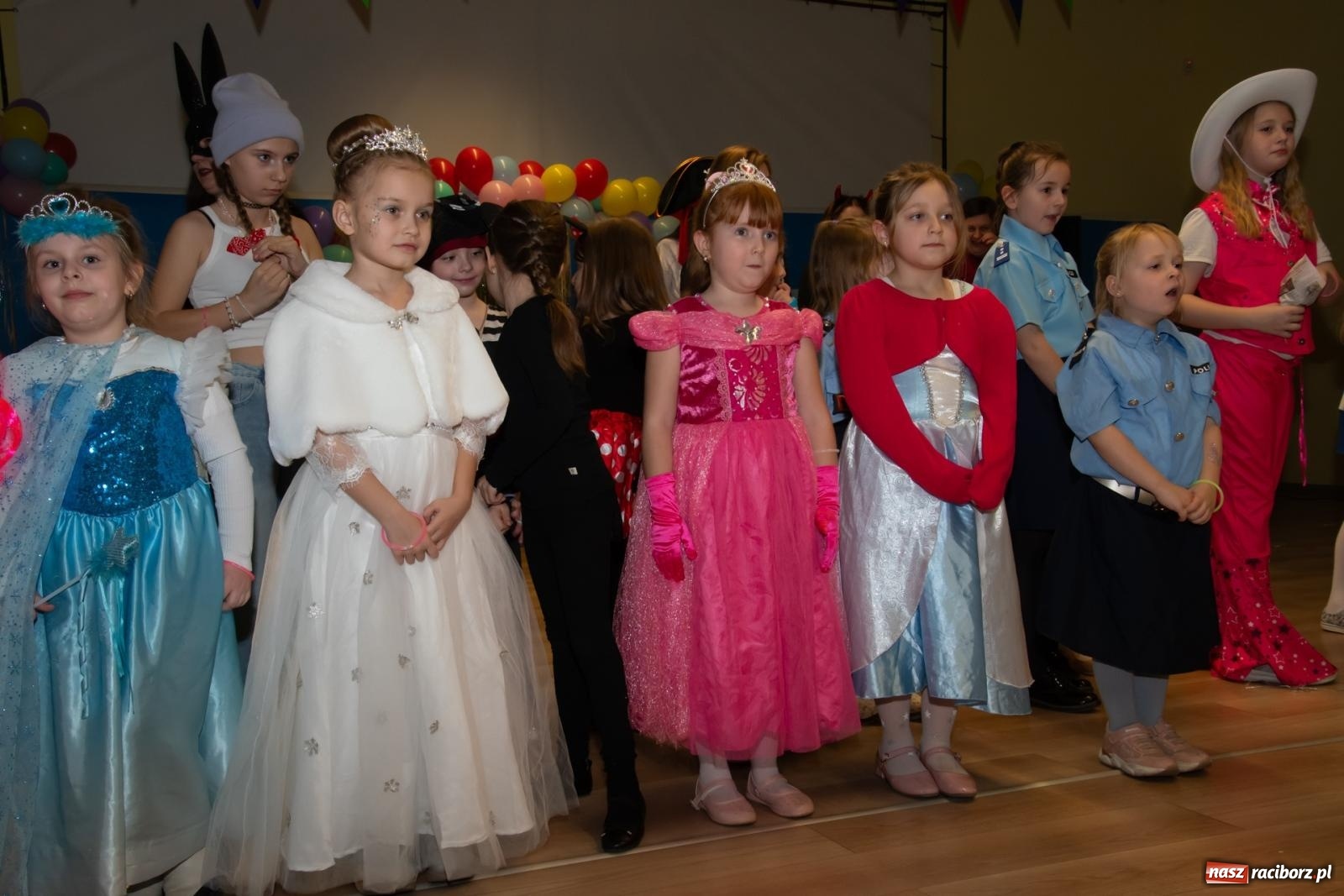 Zdjęcie w galerii na portalu naszraciborz.pl: Wielki dziecięcy bal karnawałowy w Pietrowicach Wielkich [FOTO i WIDEO] wiadomości z regionu