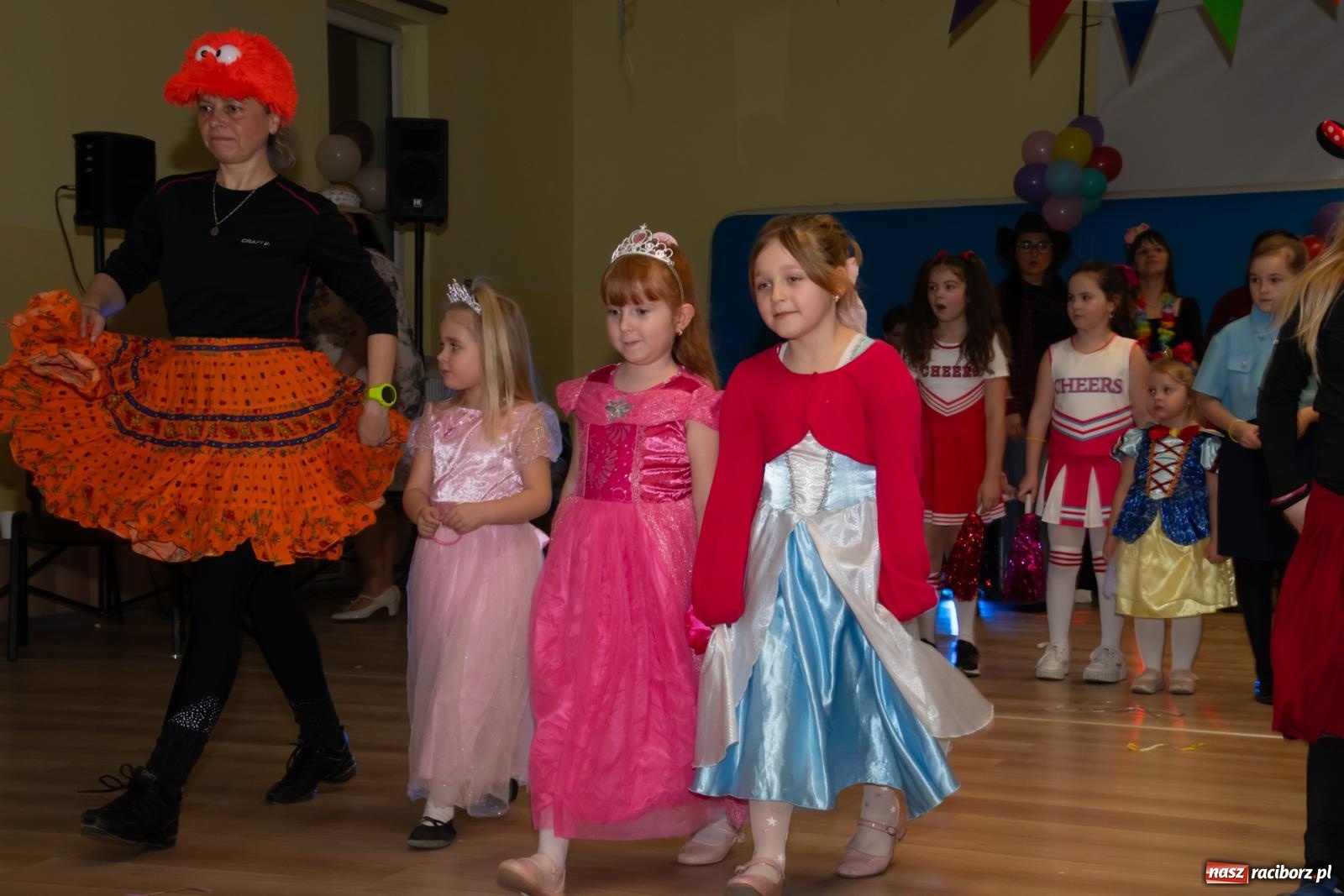 Zdjęcie w galerii na portalu naszraciborz.pl: Wielki dziecięcy bal karnawałowy w Pietrowicach Wielkich [FOTO i WIDEO] wiadomości z regionu