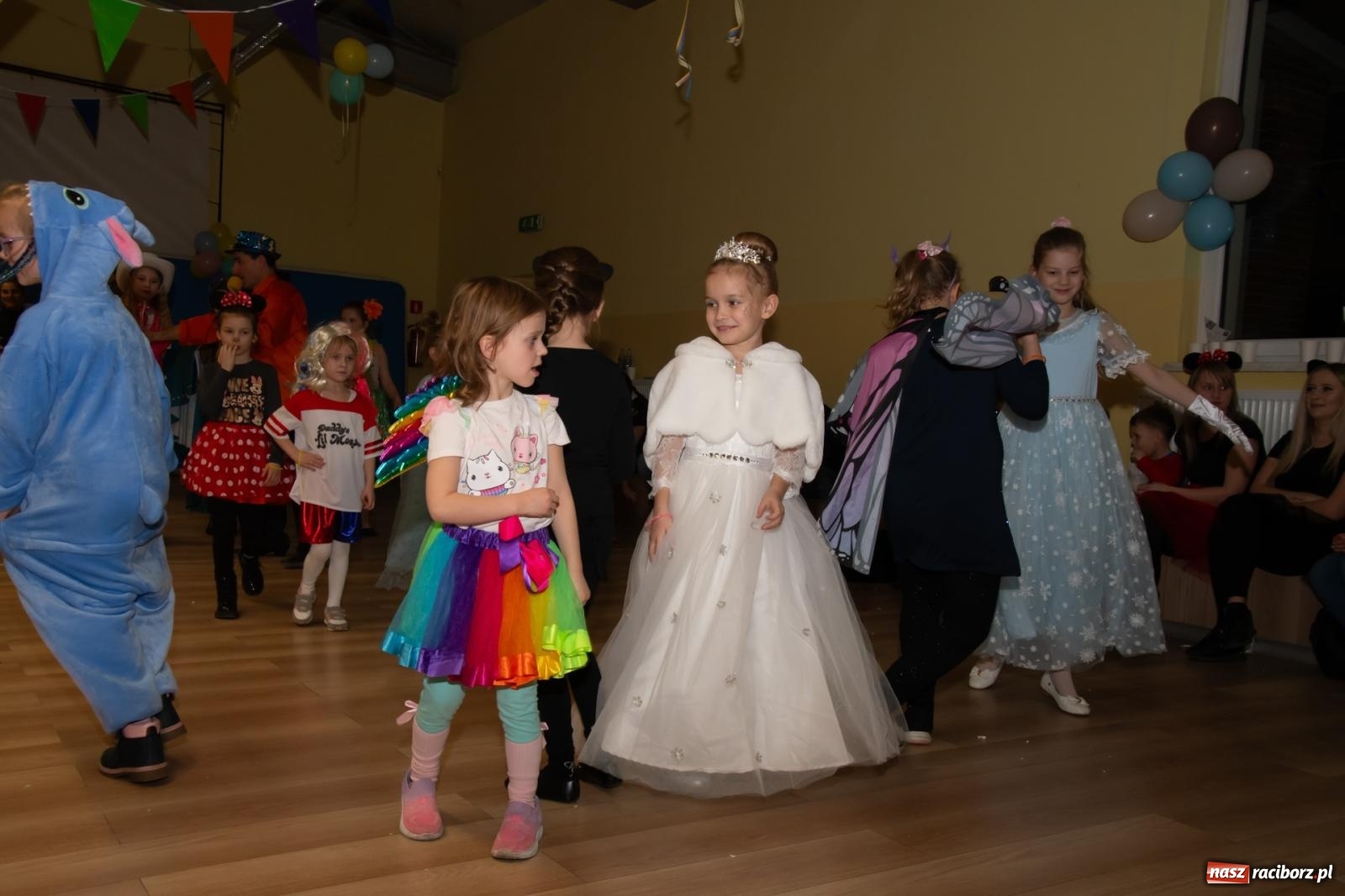 Zdjęcie w galerii na portalu naszraciborz.pl: Wielki dziecięcy bal karnawałowy w Pietrowicach Wielkich [FOTO i WIDEO] wiadomości z regionu