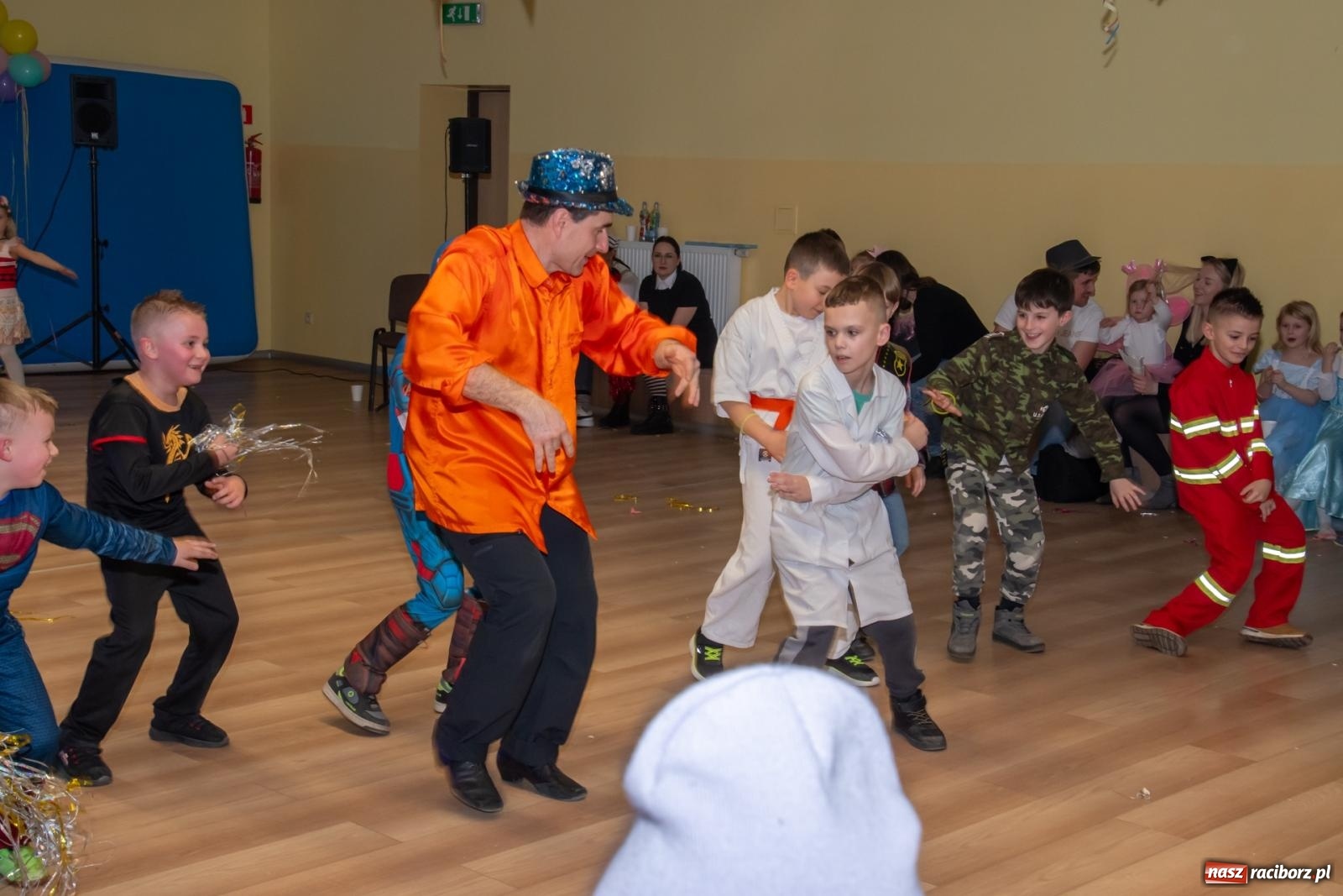 Zdjęcie w galerii na portalu naszraciborz.pl: Wielki dziecięcy bal karnawałowy w Pietrowicach Wielkich [FOTO i WIDEO] wiadomości z regionu