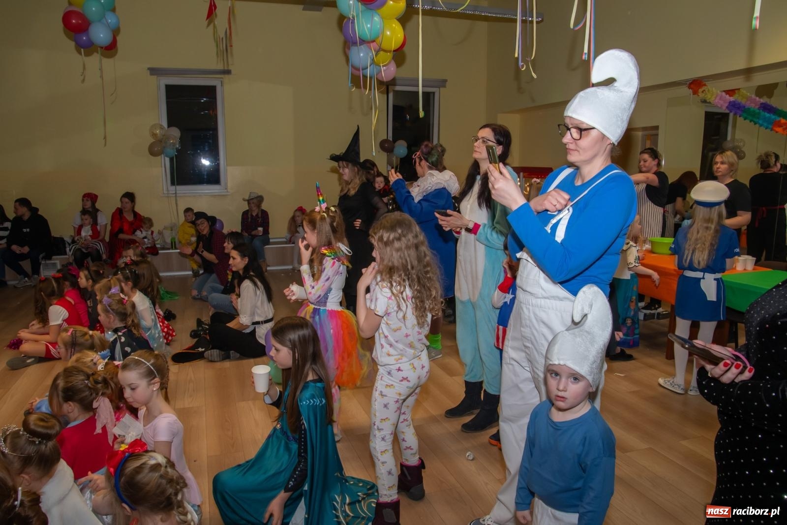 Zdjęcie w galerii na portalu naszraciborz.pl: Wielki dziecięcy bal karnawałowy w Pietrowicach Wielkich [FOTO i WIDEO] wiadomości z regionu