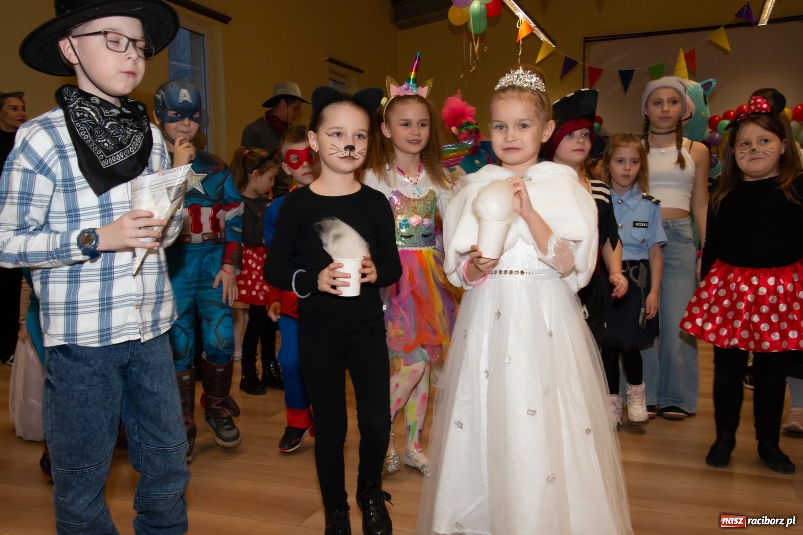 Zdjęcie w galerii na portalu naszraciborz.pl: Wielki dziecięcy bal karnawałowy w Pietrowicach Wielkich [FOTO i WIDEO] wiadomości z regionu