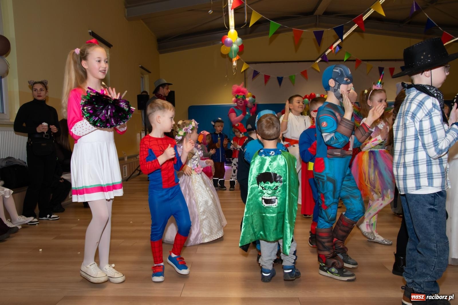 Zdjęcie w galerii na portalu naszraciborz.pl: Wielki dziecięcy bal karnawałowy w Pietrowicach Wielkich [FOTO i WIDEO] wiadomości z regionu