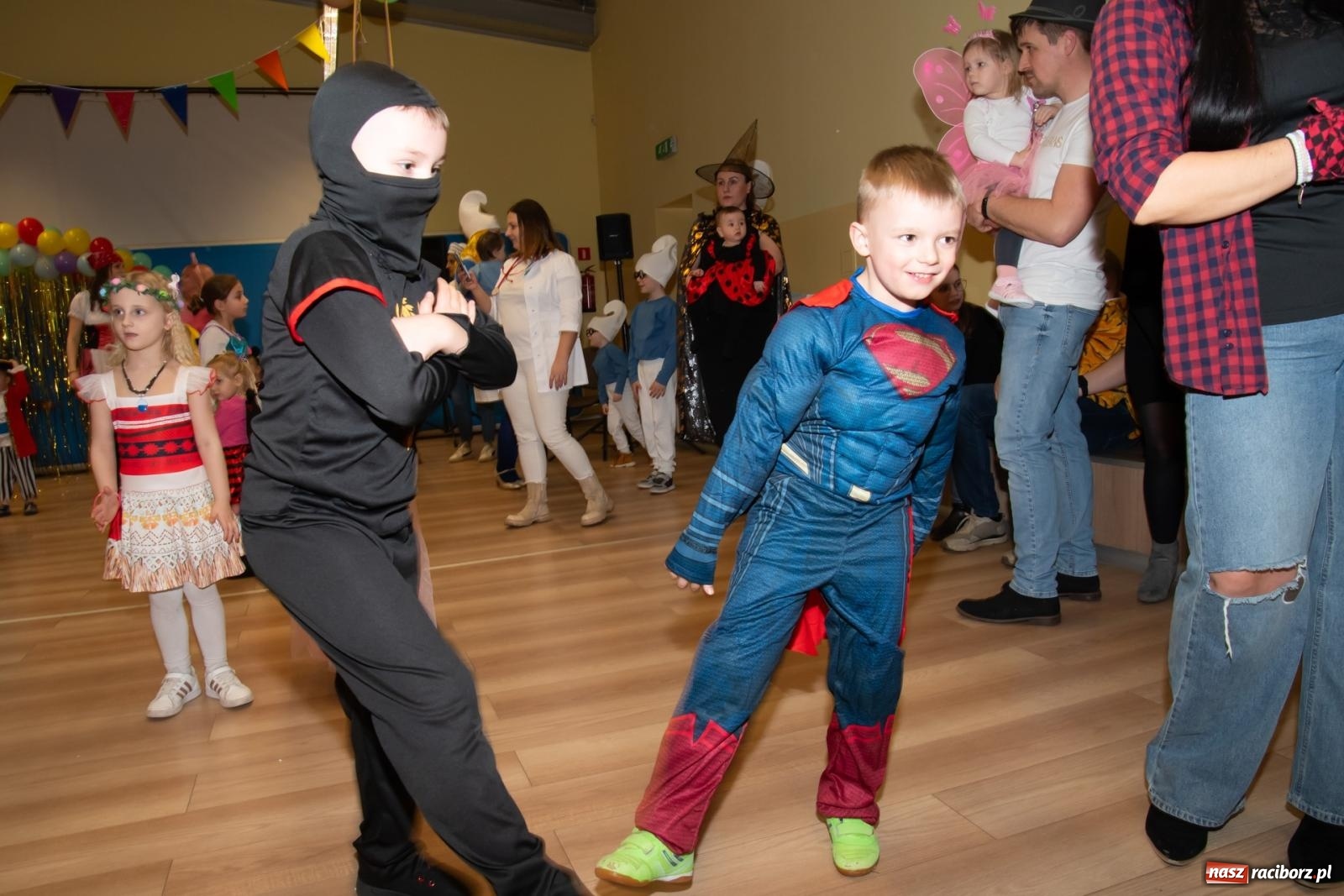 Zdjęcie w galerii na portalu naszraciborz.pl: Wielki dziecięcy bal karnawałowy w Pietrowicach Wielkich [FOTO i WIDEO] wiadomości z regionu