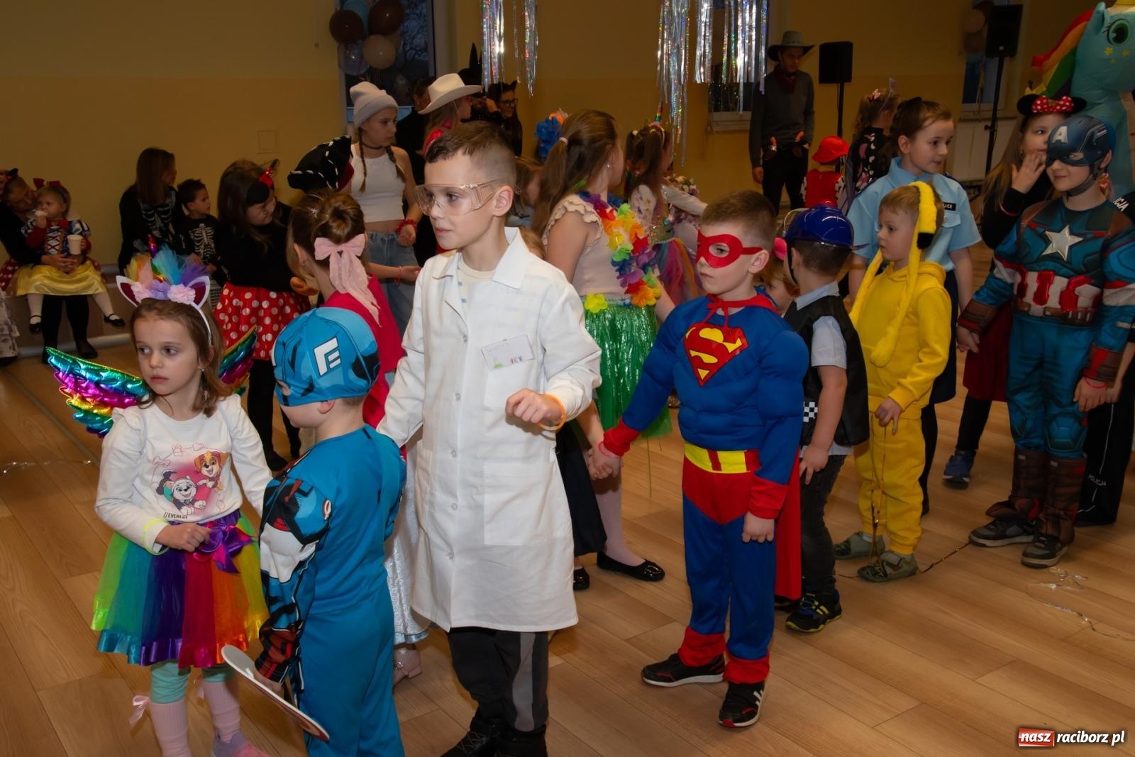 Zdjęcie w galerii na portalu naszraciborz.pl: Wielki dziecięcy bal karnawałowy w Pietrowicach Wielkich [FOTO i WIDEO] wiadomości z regionu