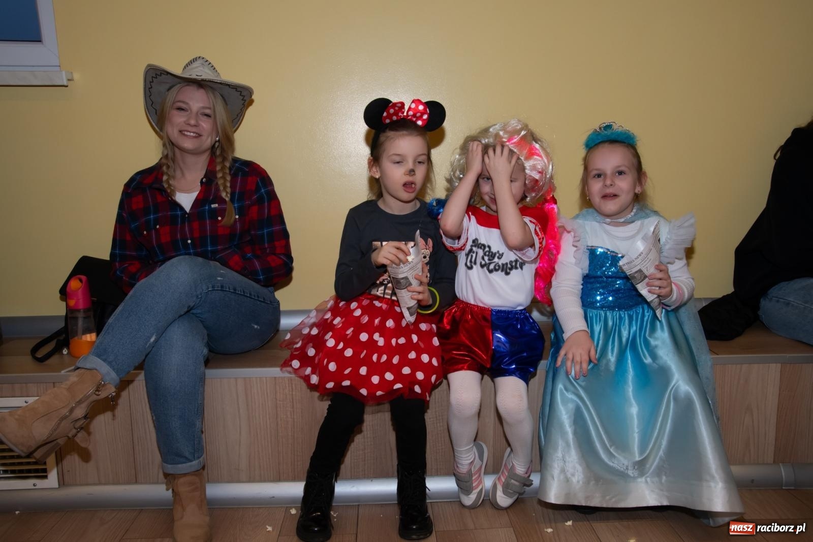 Zdjęcie w galerii na portalu naszraciborz.pl: Wielki dziecięcy bal karnawałowy w Pietrowicach Wielkich [FOTO i WIDEO] wiadomości z regionu