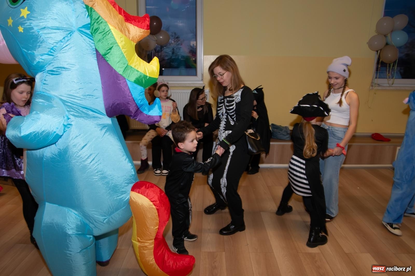 Zdjęcie w galerii na portalu naszraciborz.pl: Wielki dziecięcy bal karnawałowy w Pietrowicach Wielkich [FOTO i WIDEO] wiadomości z regionu