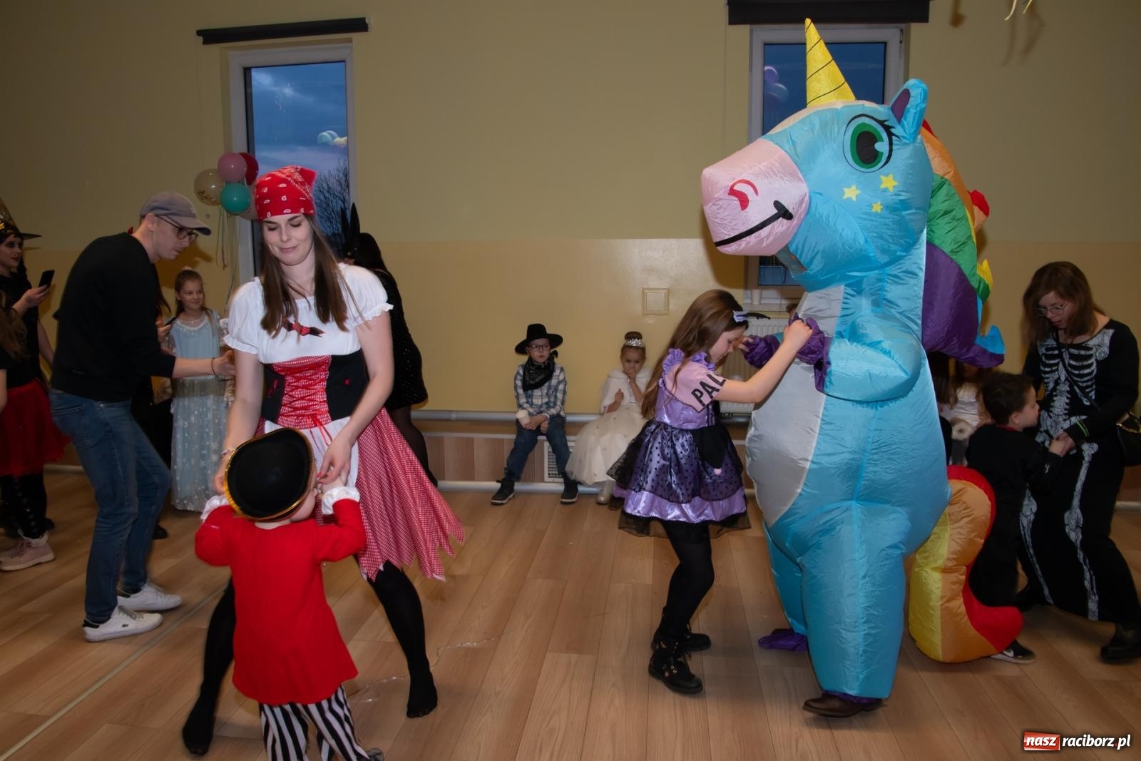Zdjęcie w galerii na portalu naszraciborz.pl: Wielki dziecięcy bal karnawałowy w Pietrowicach Wielkich [FOTO i WIDEO] wiadomości z regionu