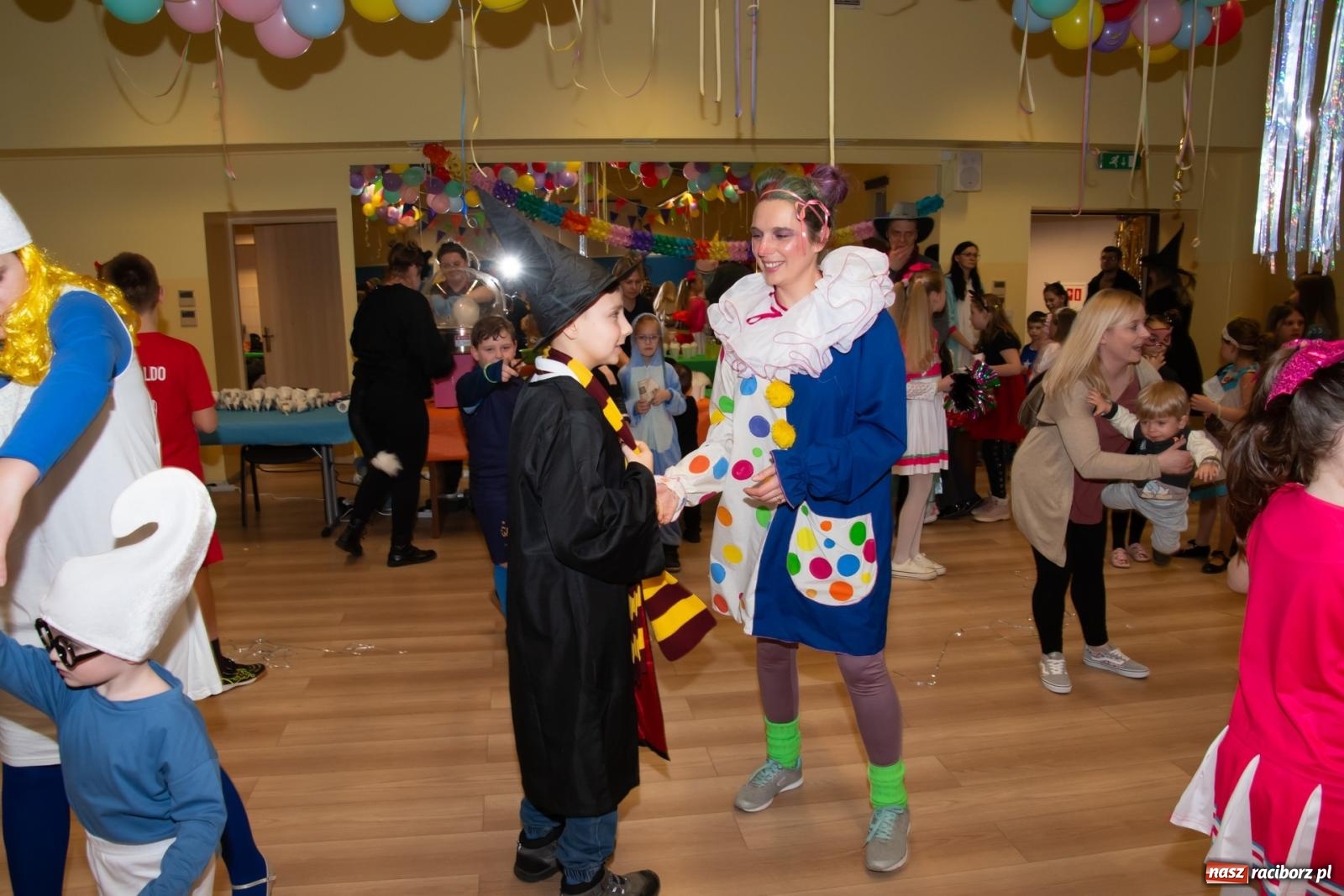 Zdjęcie w galerii na portalu naszraciborz.pl: Wielki dziecięcy bal karnawałowy w Pietrowicach Wielkich [FOTO i WIDEO] wiadomości z regionu