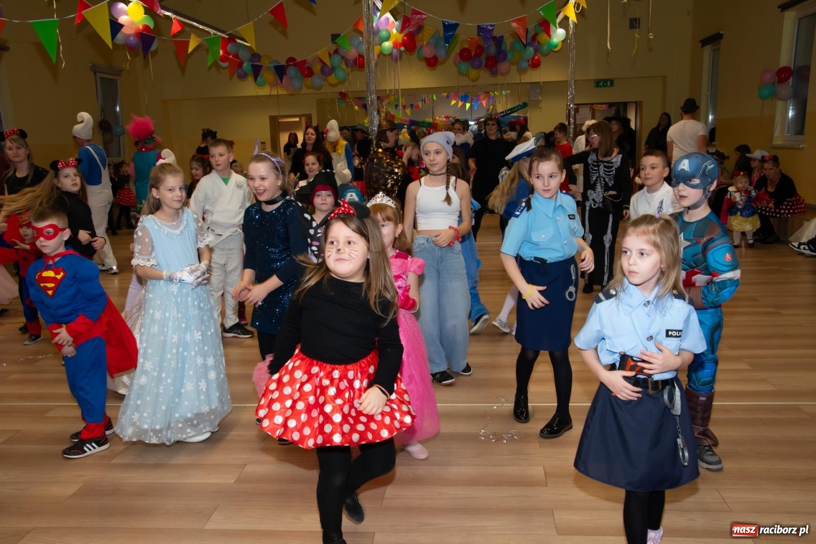 Zdjęcie w galerii na portalu naszraciborz.pl: Wielki dziecięcy bal karnawałowy w Pietrowicach Wielkich [FOTO i WIDEO] wiadomości z regionu