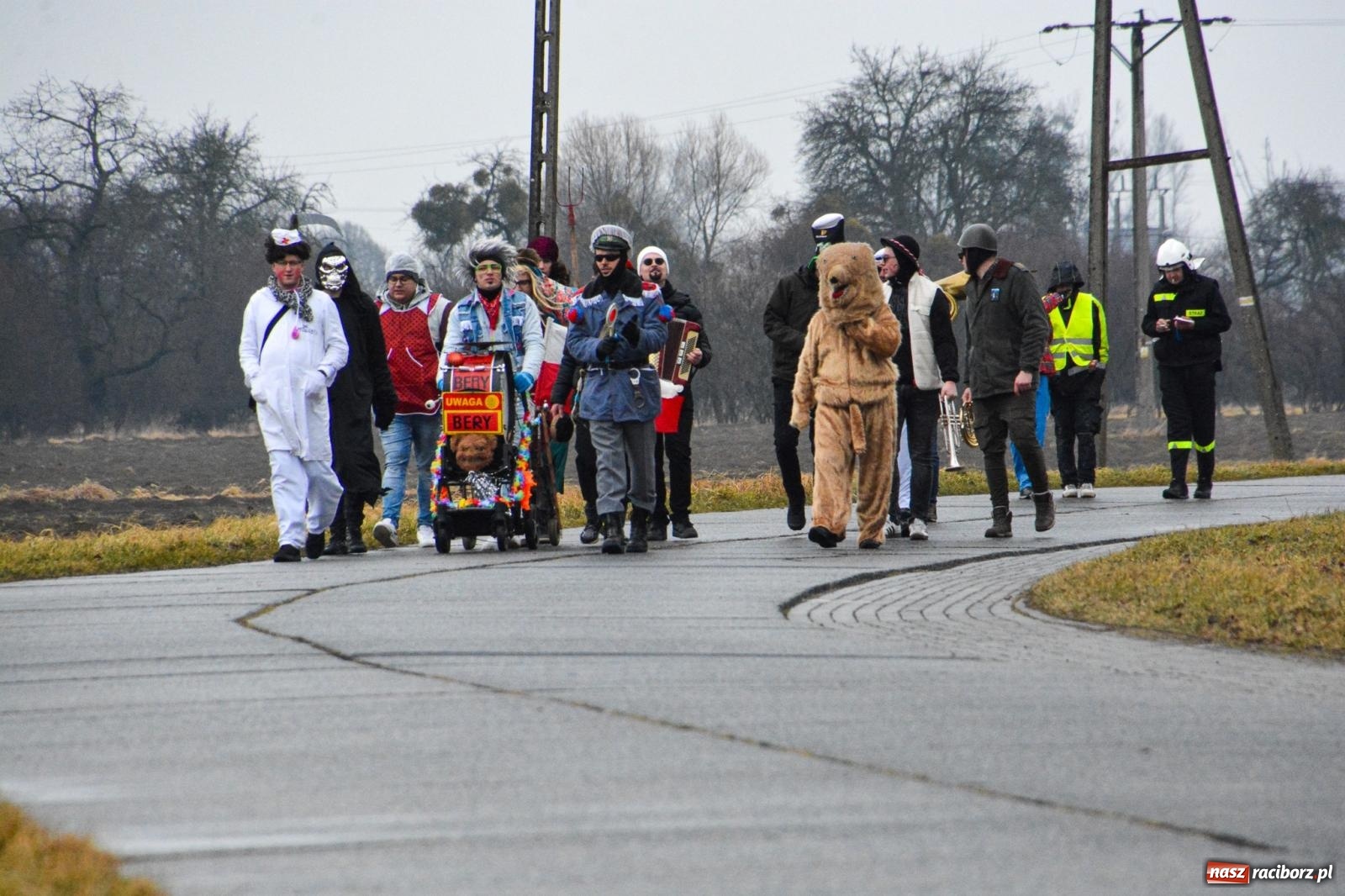 Zdjęcie w galerii na portalu naszraciborz.pl: Bery z parafii Sławików żegnają karnawał [FOTO i WIDEO] wiadomości z regionu
