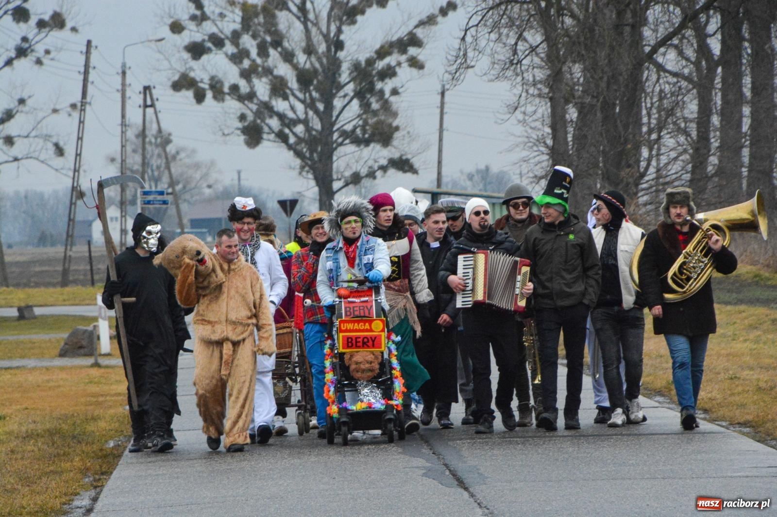 Zdjęcie w galerii na portalu naszraciborz.pl: Bery z parafii Sławików żegnają karnawał [FOTO i WIDEO] wiadomości z regionu