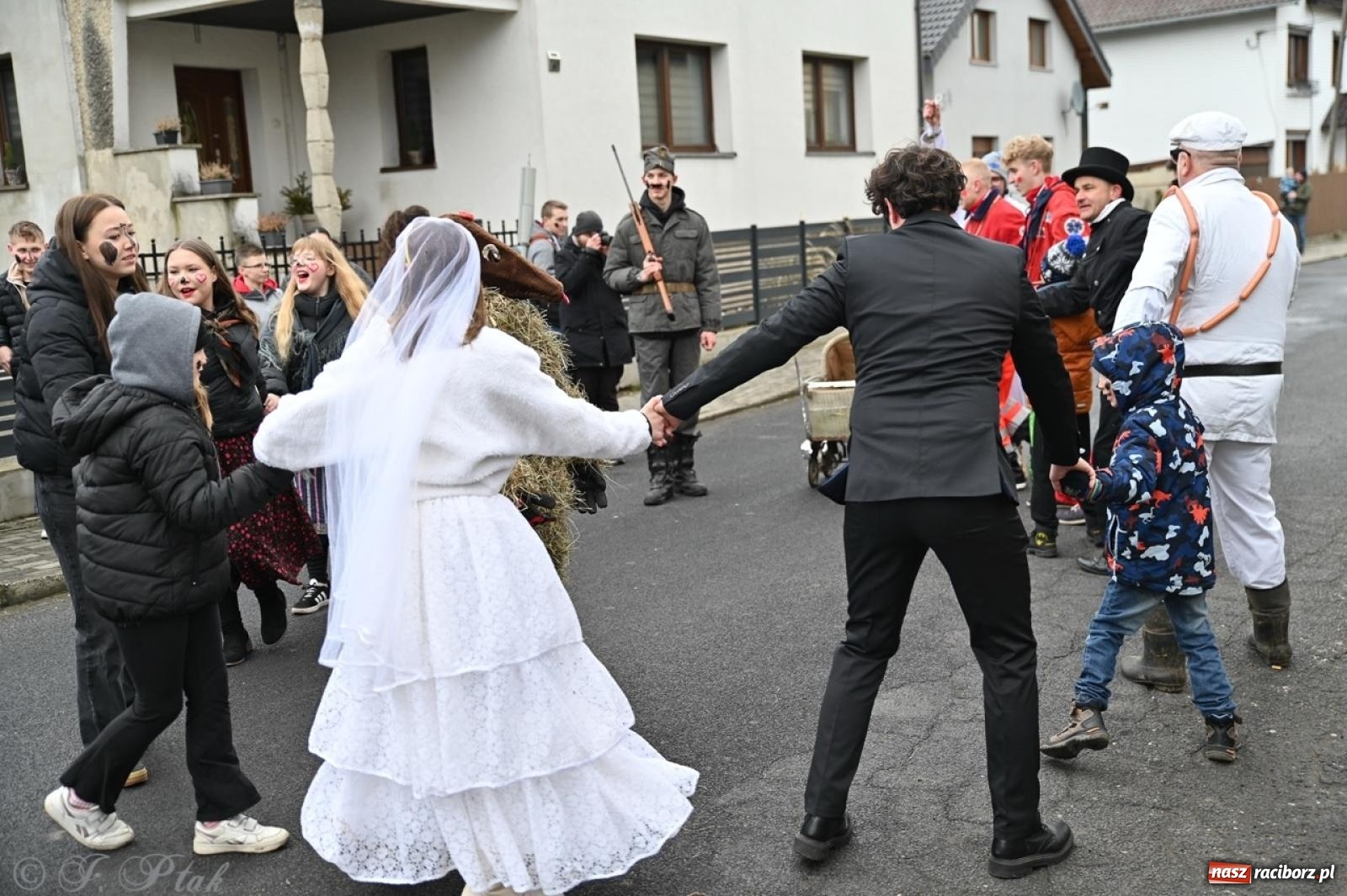Zdjęcie w galerii na portalu naszraciborz.pl: Tanzbär 2025 – ostatki po samborowicku [FOTO i WIDEO] wiadomości z regionu