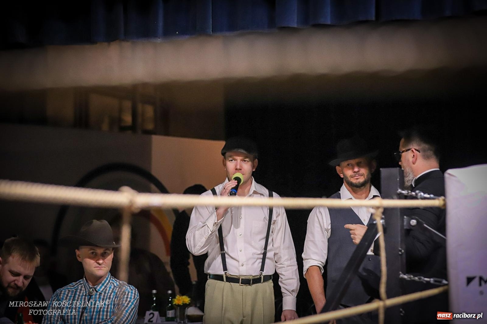 Zdjęcie w galerii na portalu naszraciborz.pl: Bokserskie show w retro stylu – niezapomniana gala w Kietrzu [FOTO i WIDEO] wiadomości z regionu