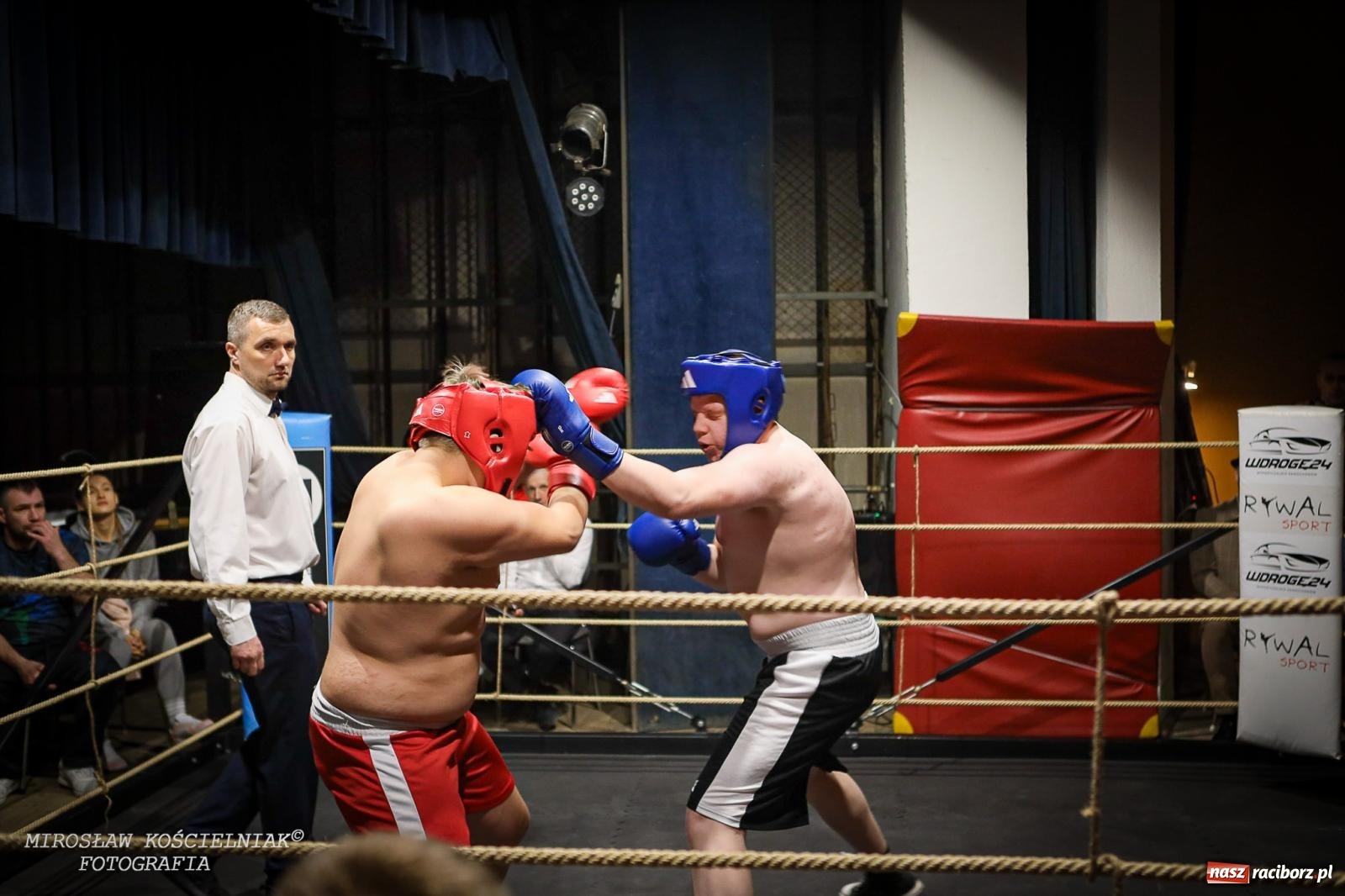 Zdjęcie w galerii na portalu naszraciborz.pl: Bokserskie show w retro stylu – niezapomniana gala w Kietrzu [FOTO i WIDEO] wiadomości z regionu