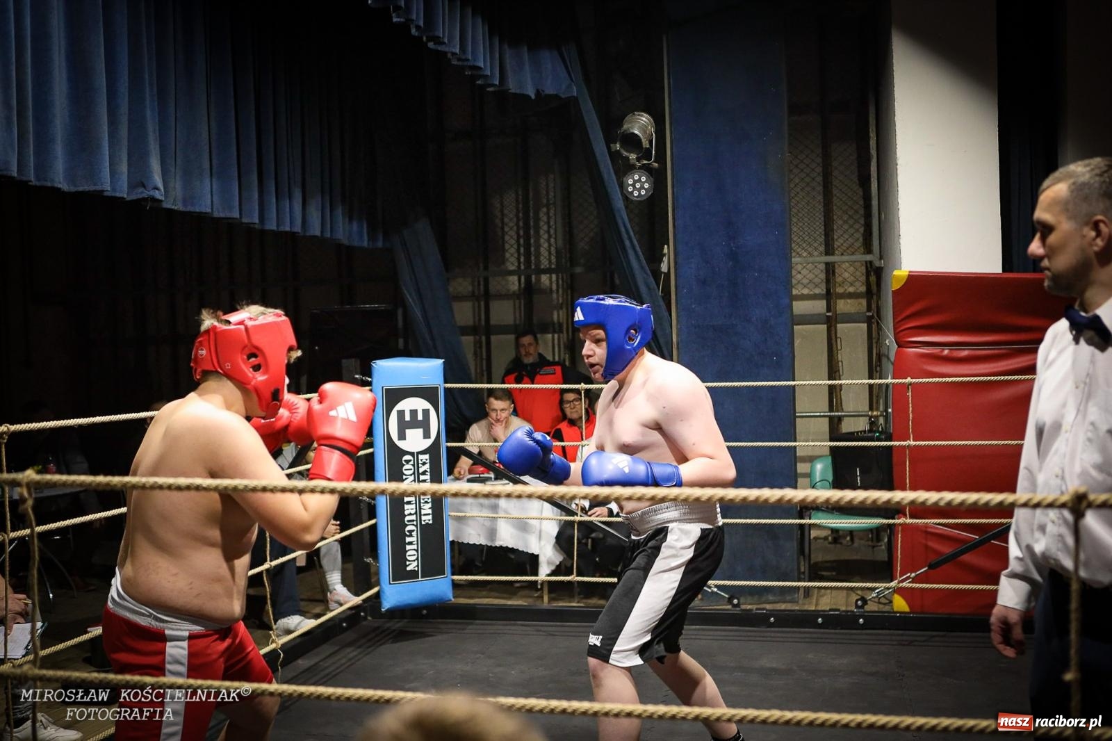Zdjęcie w galerii na portalu naszraciborz.pl: Bokserskie show w retro stylu – niezapomniana gala w Kietrzu [FOTO i WIDEO] wiadomości z regionu