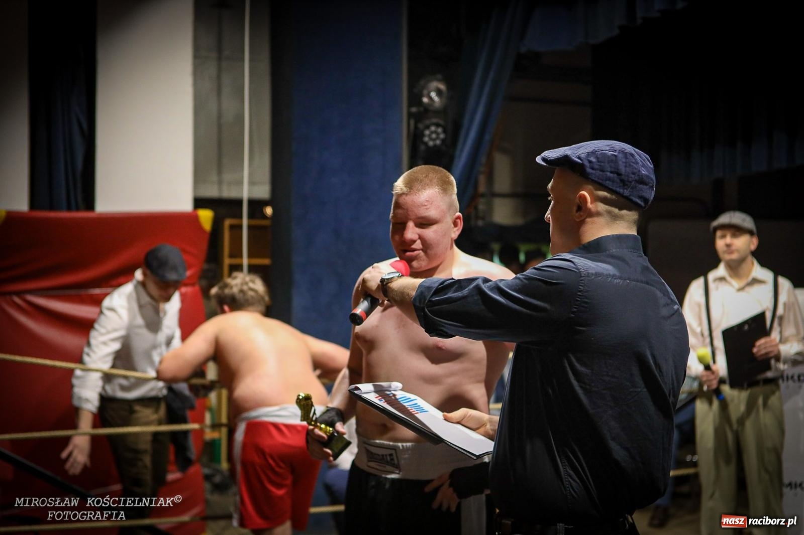 Zdjęcie w galerii na portalu naszraciborz.pl: Bokserskie show w retro stylu – niezapomniana gala w Kietrzu [FOTO i WIDEO] wiadomości z regionu