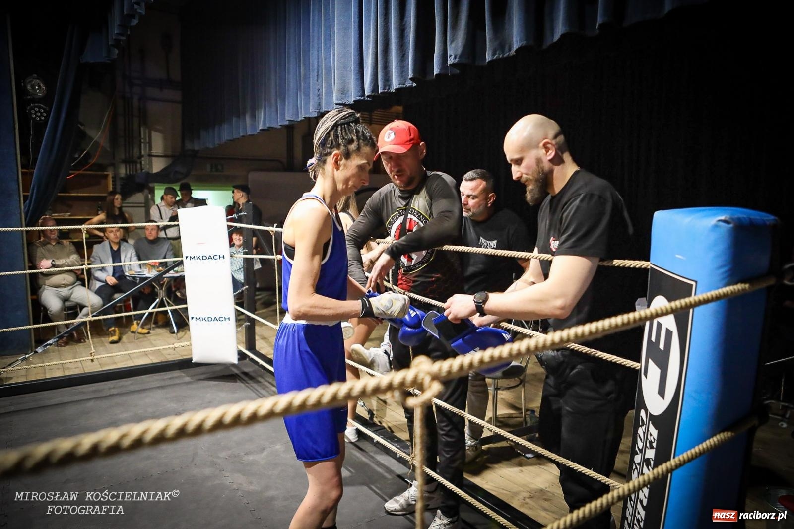 Zdjęcie w galerii na portalu naszraciborz.pl: Bokserskie show w retro stylu – niezapomniana gala w Kietrzu [FOTO i WIDEO] wiadomości z regionu