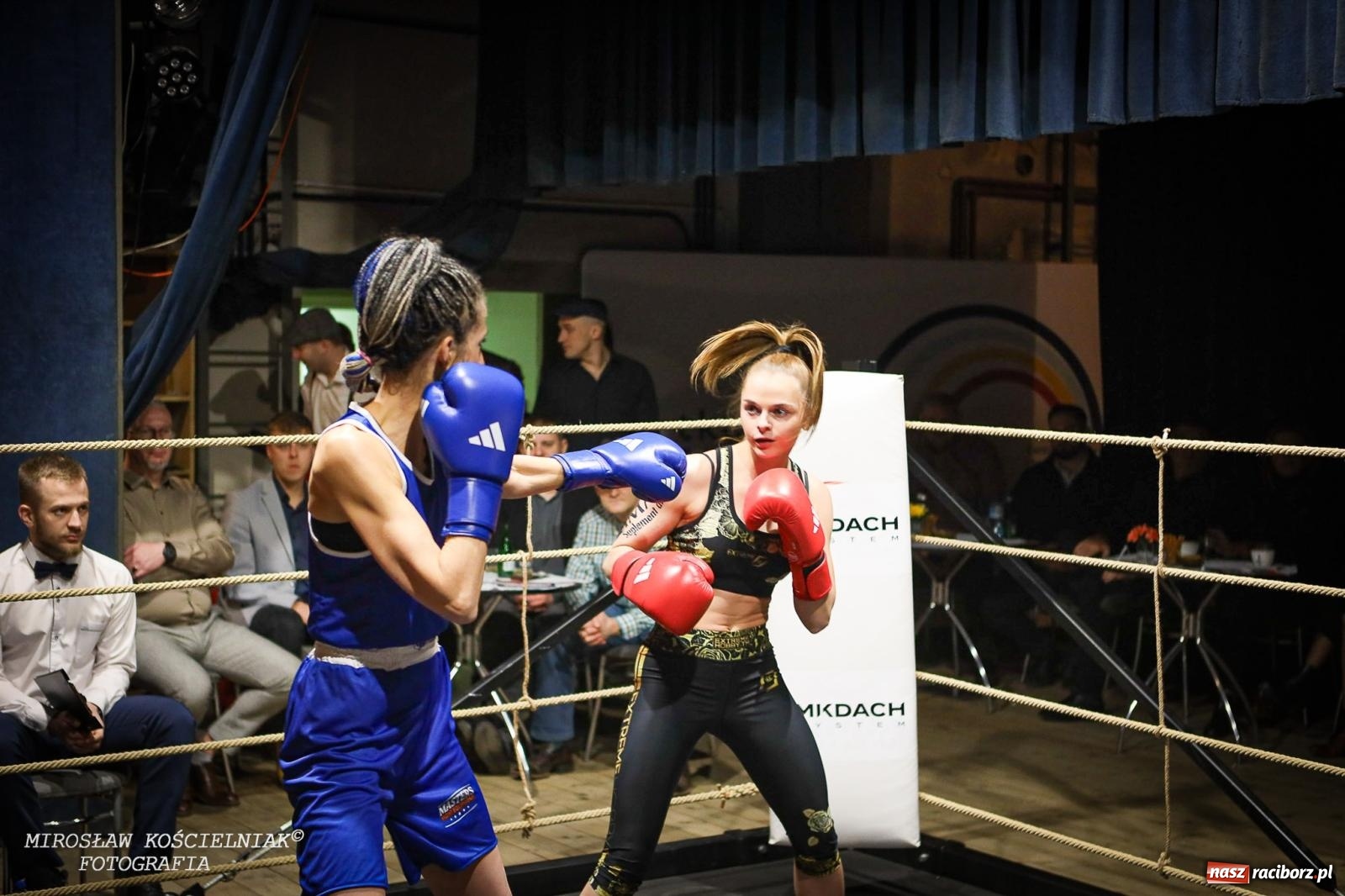 Zdjęcie w galerii na portalu naszraciborz.pl: Bokserskie show w retro stylu – niezapomniana gala w Kietrzu [FOTO i WIDEO] wiadomości z regionu