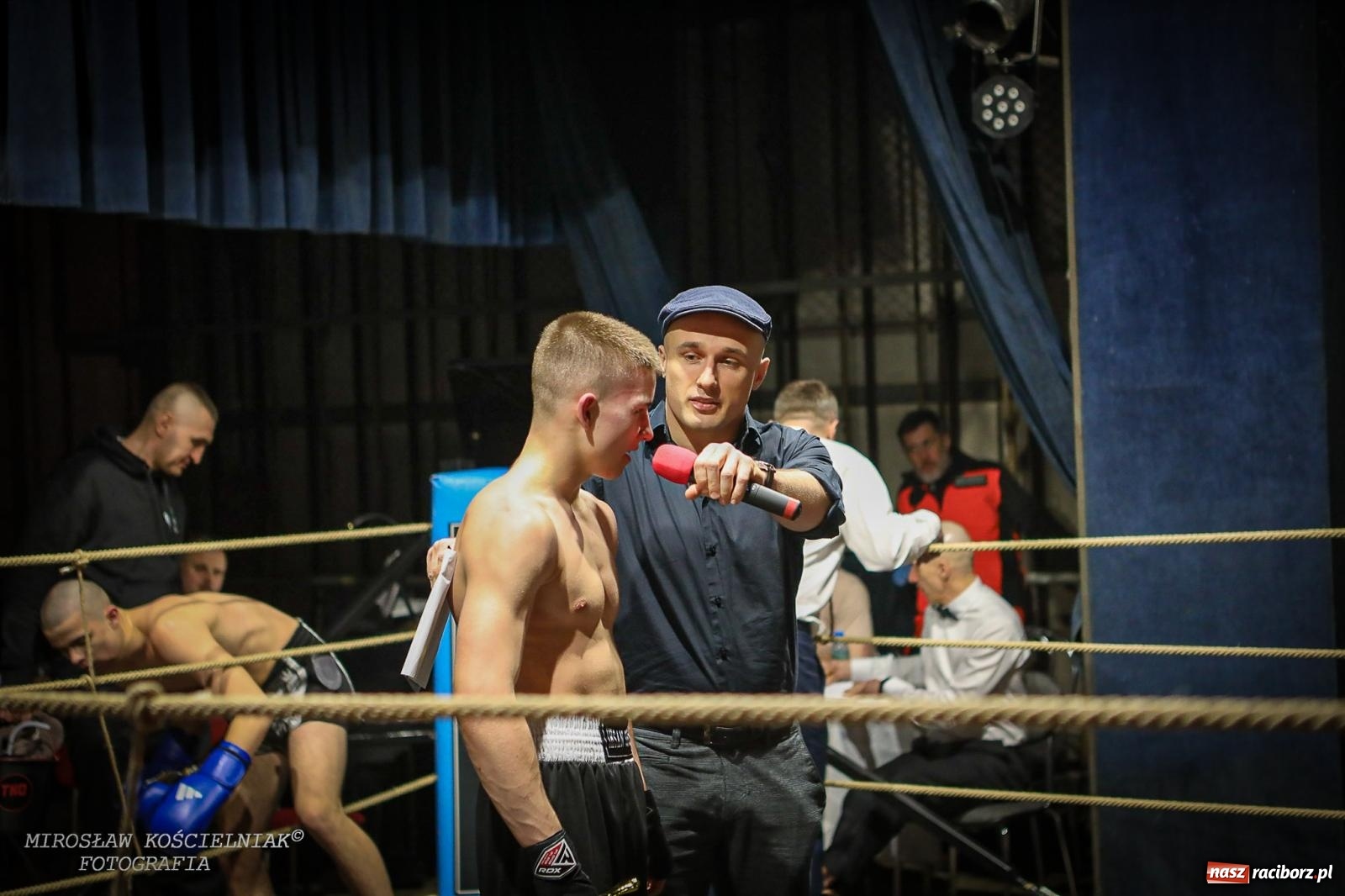 Zdjęcie w galerii na portalu naszraciborz.pl: Bokserskie show w retro stylu – niezapomniana gala w Kietrzu [FOTO i WIDEO] wiadomości z regionu