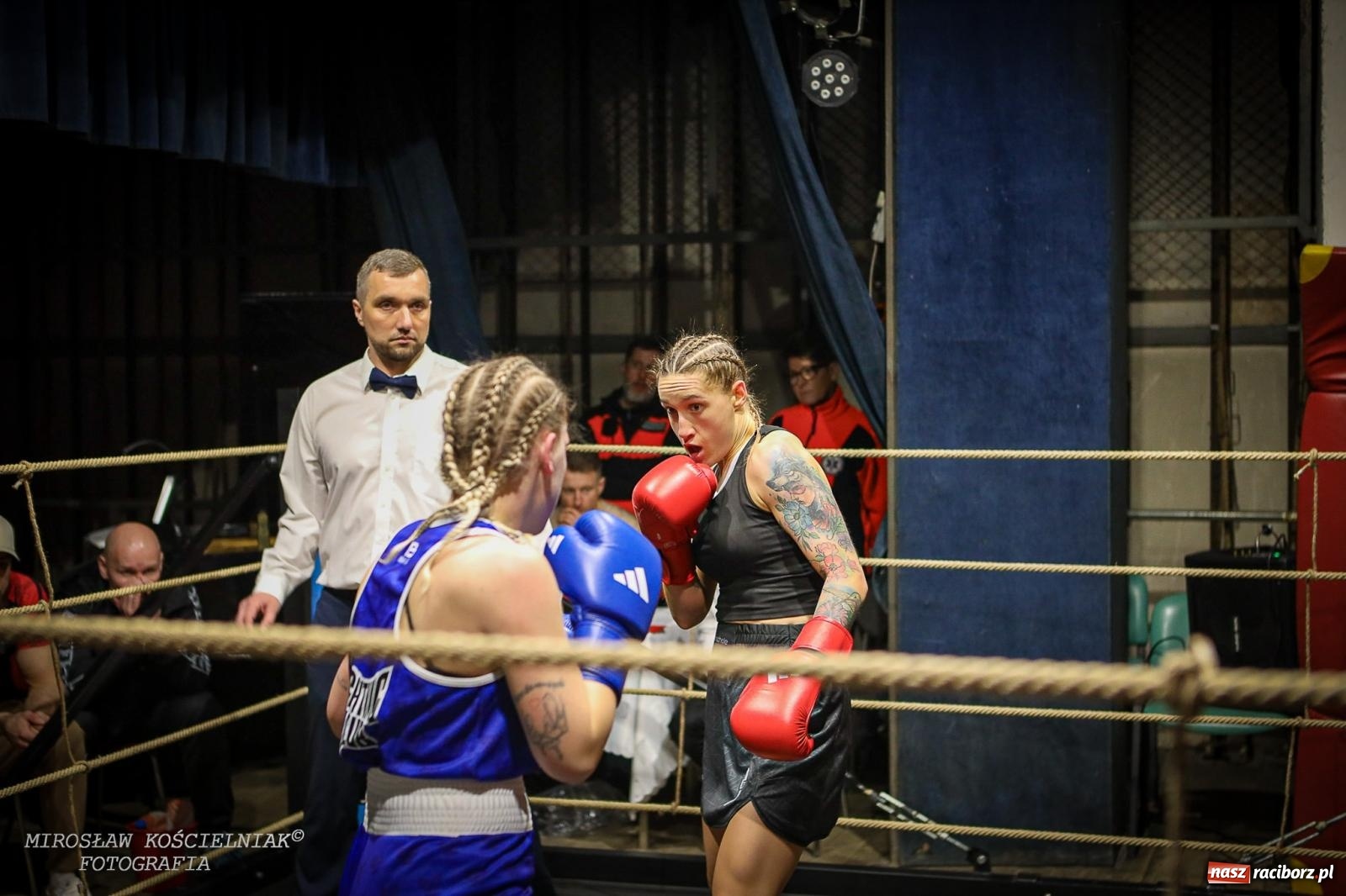 Zdjęcie w galerii na portalu naszraciborz.pl: Bokserskie show w retro stylu – niezapomniana gala w Kietrzu [FOTO i WIDEO] wiadomości z regionu