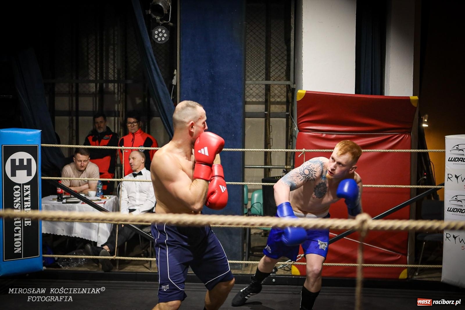Zdjęcie w galerii na portalu naszraciborz.pl: Bokserskie show w retro stylu – niezapomniana gala w Kietrzu [FOTO i WIDEO] wiadomości z regionu