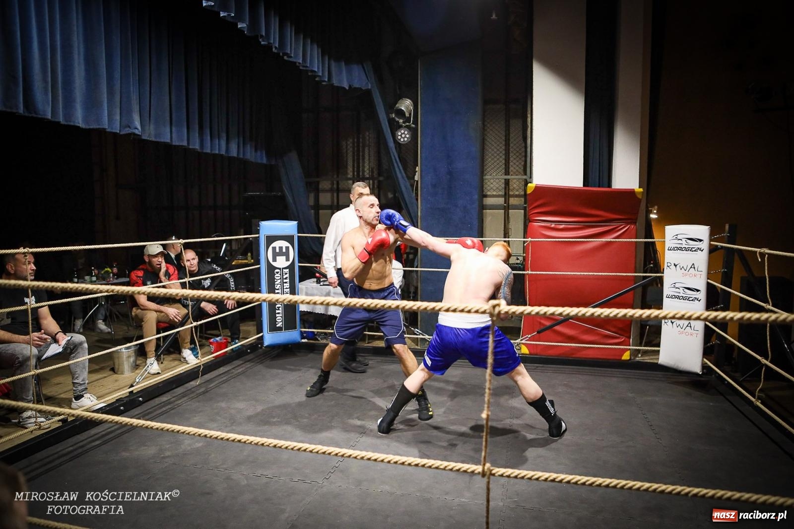 Zdjęcie w galerii na portalu naszraciborz.pl: Bokserskie show w retro stylu – niezapomniana gala w Kietrzu [FOTO i WIDEO] wiadomości z regionu