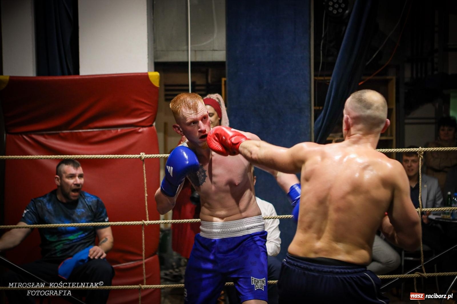 Zdjęcie w galerii na portalu naszraciborz.pl: Bokserskie show w retro stylu – niezapomniana gala w Kietrzu [FOTO i WIDEO] wiadomości z regionu